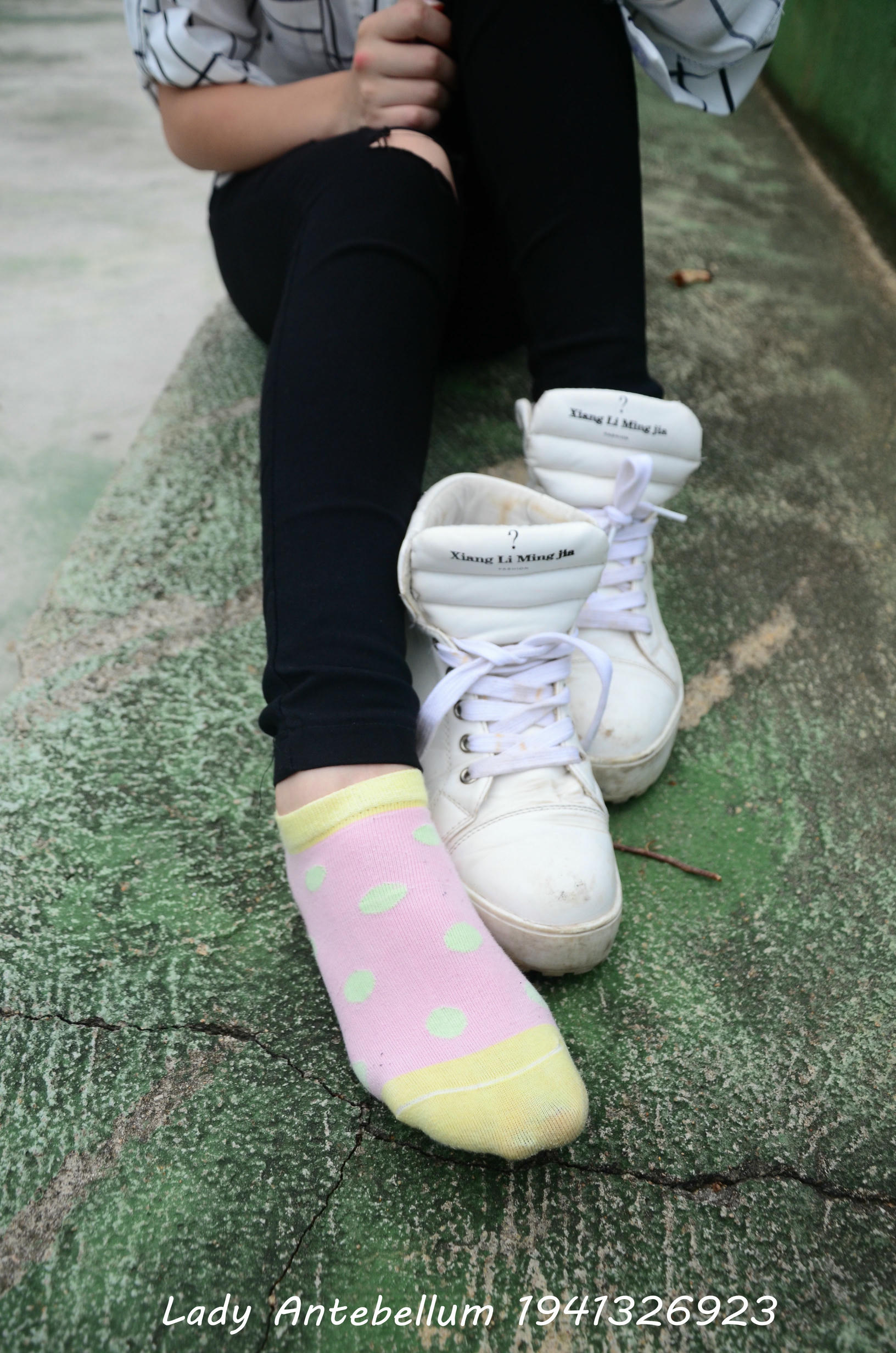 [战前女神] 恋足美腿棉袜女神级摄影套图 042 [100P-168MB]_第2集