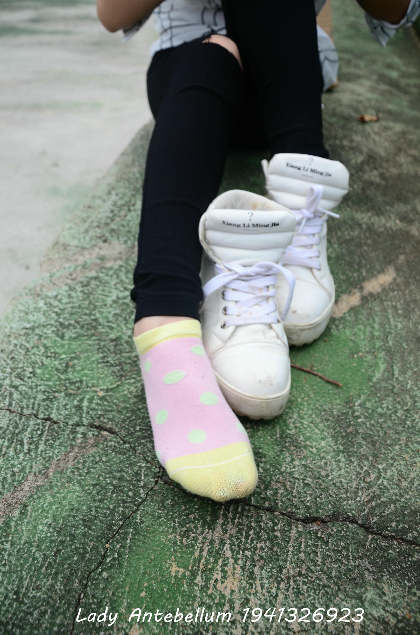 [战前女神] 恋足美腿棉袜女神级摄影套图 042 [100P-168MB]_第2集