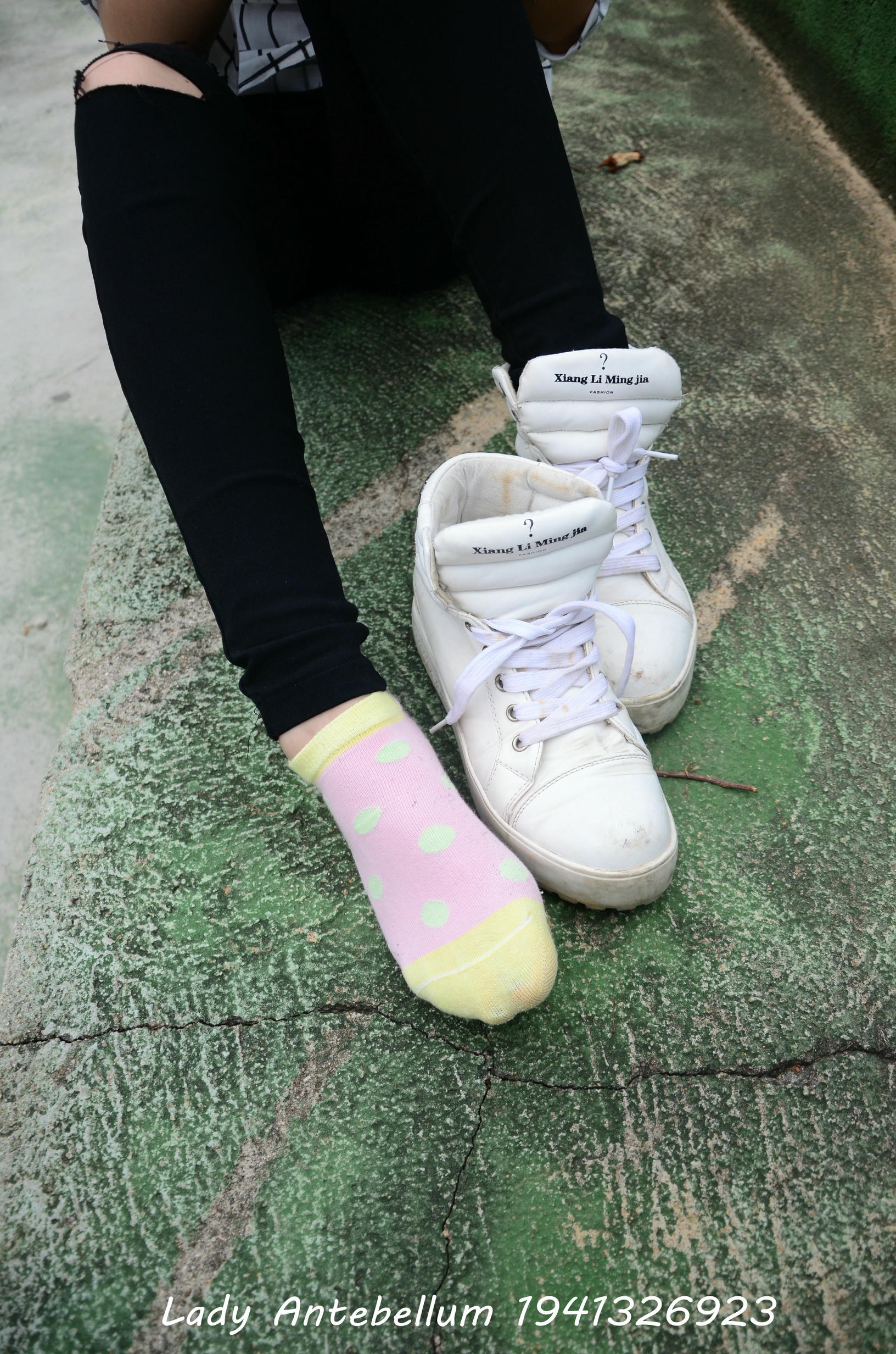 [战前女神] 恋足美腿棉袜女神级摄影套图 042 [100P-168MB]_第2集