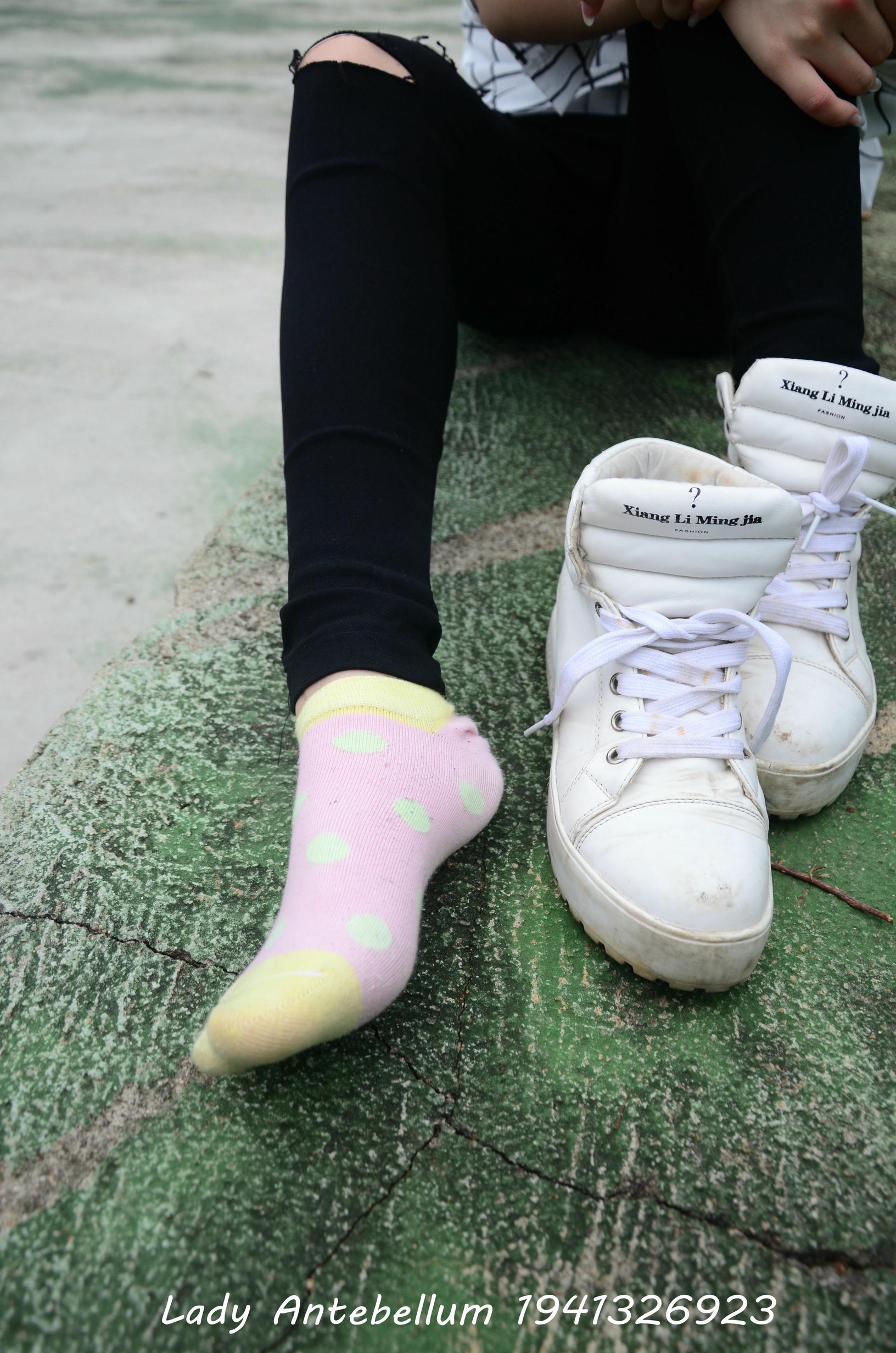 [战前女神] 恋足美腿棉袜女神级摄影套图 042 [100P-168MB]_第2集