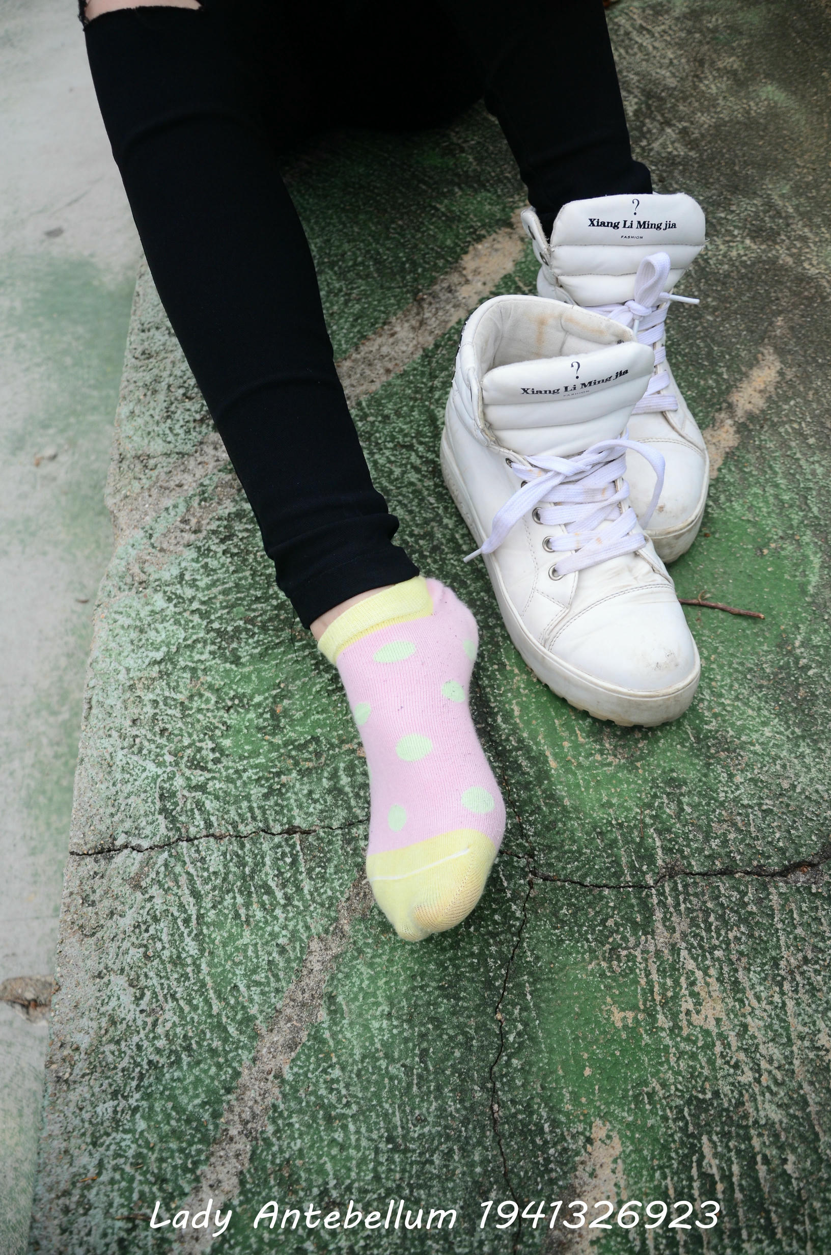 [战前女神] 恋足美腿棉袜女神级摄影套图 042 [100P-168MB]_第2集