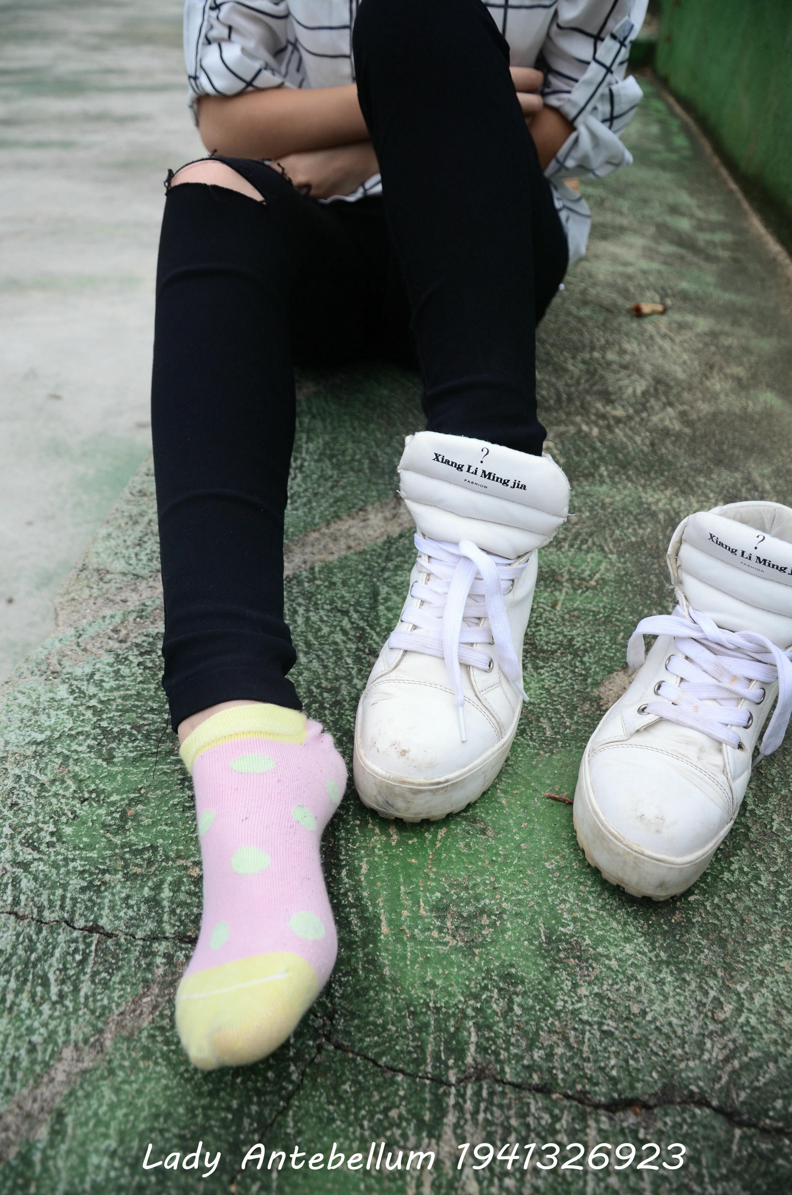 [战前女神] 恋足美腿棉袜女神级摄影套图 042 [100P-168MB]_第2集