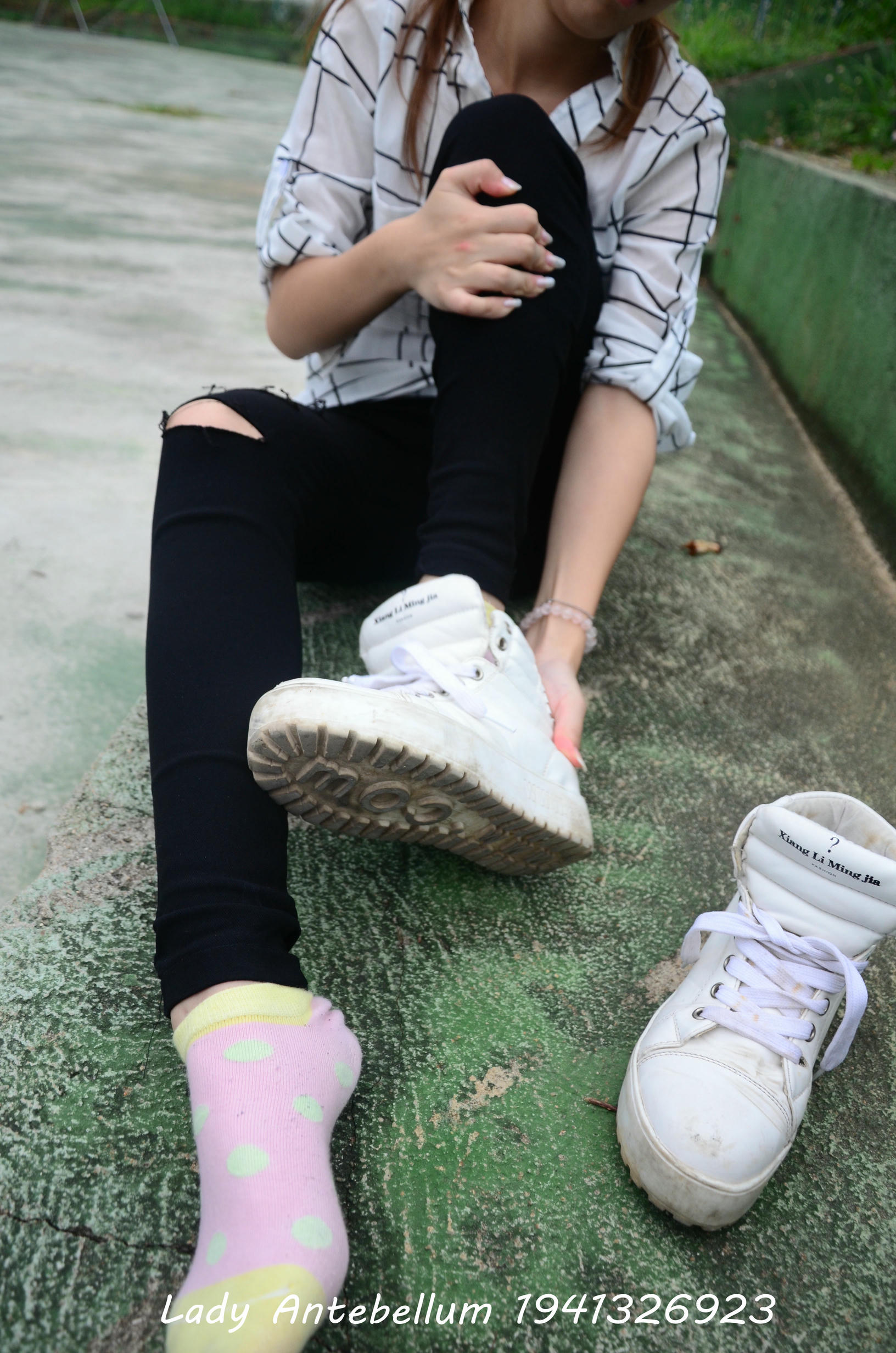 [战前女神] 恋足美腿棉袜女神级摄影套图 042 [100P-168MB]_第2集