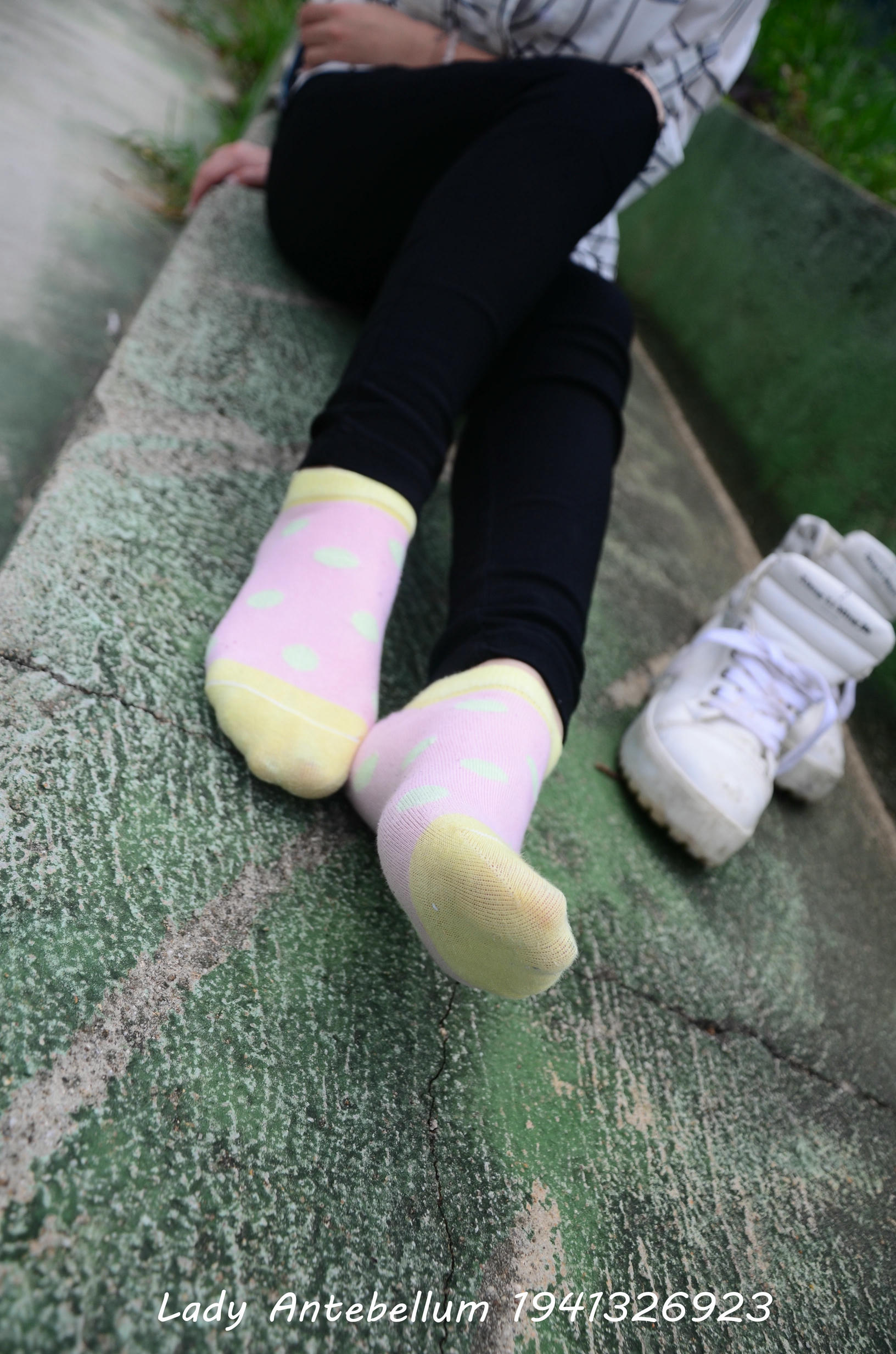 [战前女神] 恋足美腿棉袜女神级摄影套图 042 [100P-168MB]_第3集