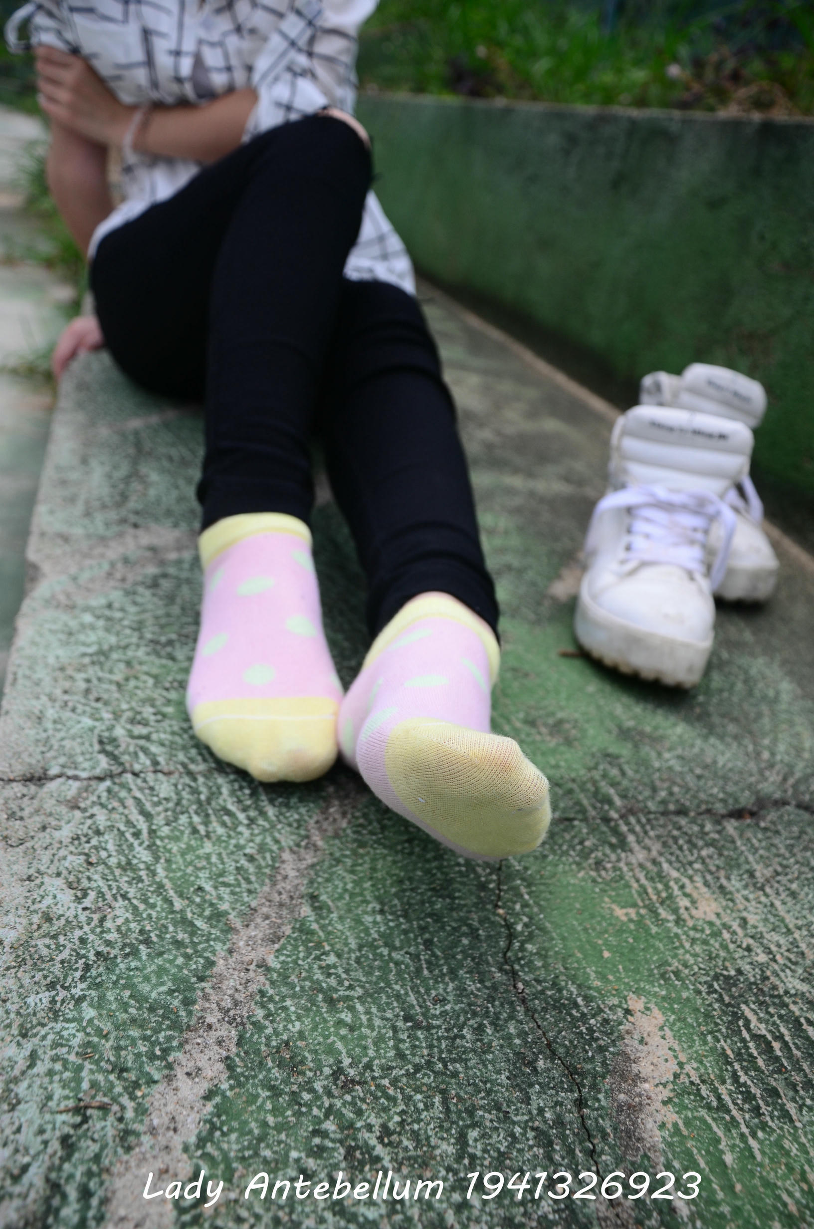 [战前女神] 恋足美腿棉袜女神级摄影套图 042 [100P-168MB]_第3集