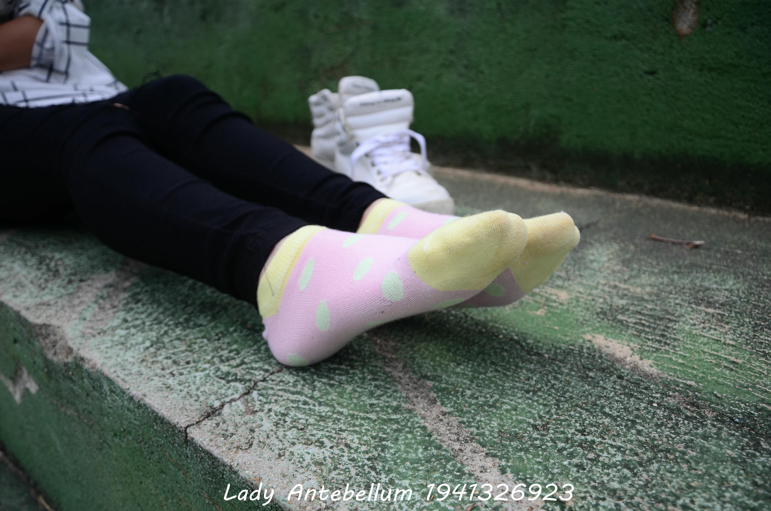 [战前女神] 恋足美腿棉袜女神级摄影套图 042 [100P-168MB]_第3集