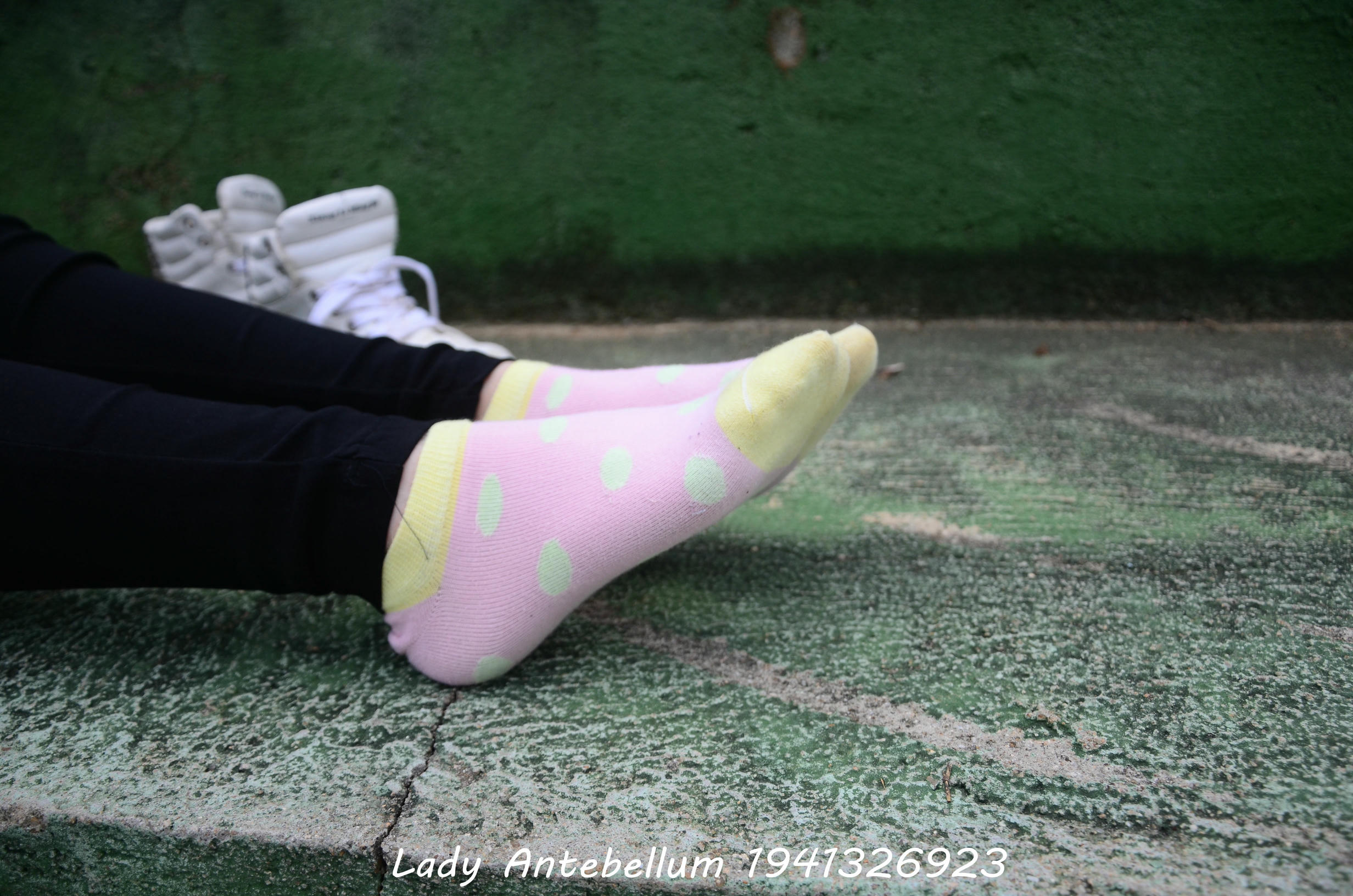 [战前女神] 恋足美腿棉袜女神级摄影套图 042 [100P-168MB]_第3集