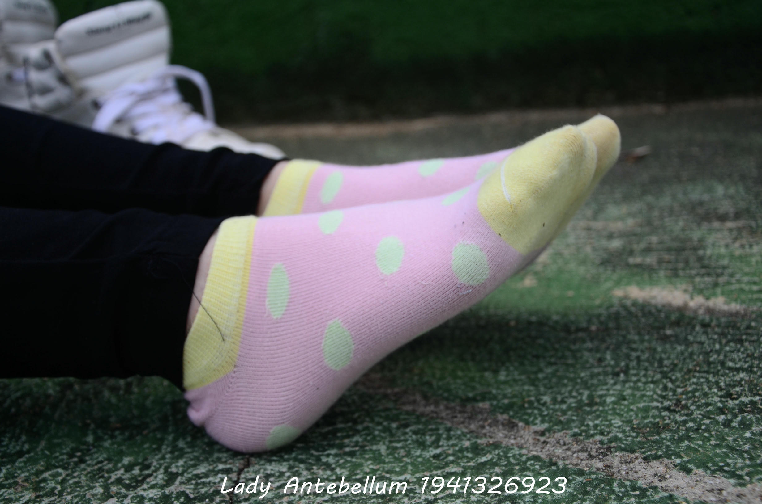 [战前女神] 恋足美腿棉袜女神级摄影套图 042 [100P-168MB]_第3集