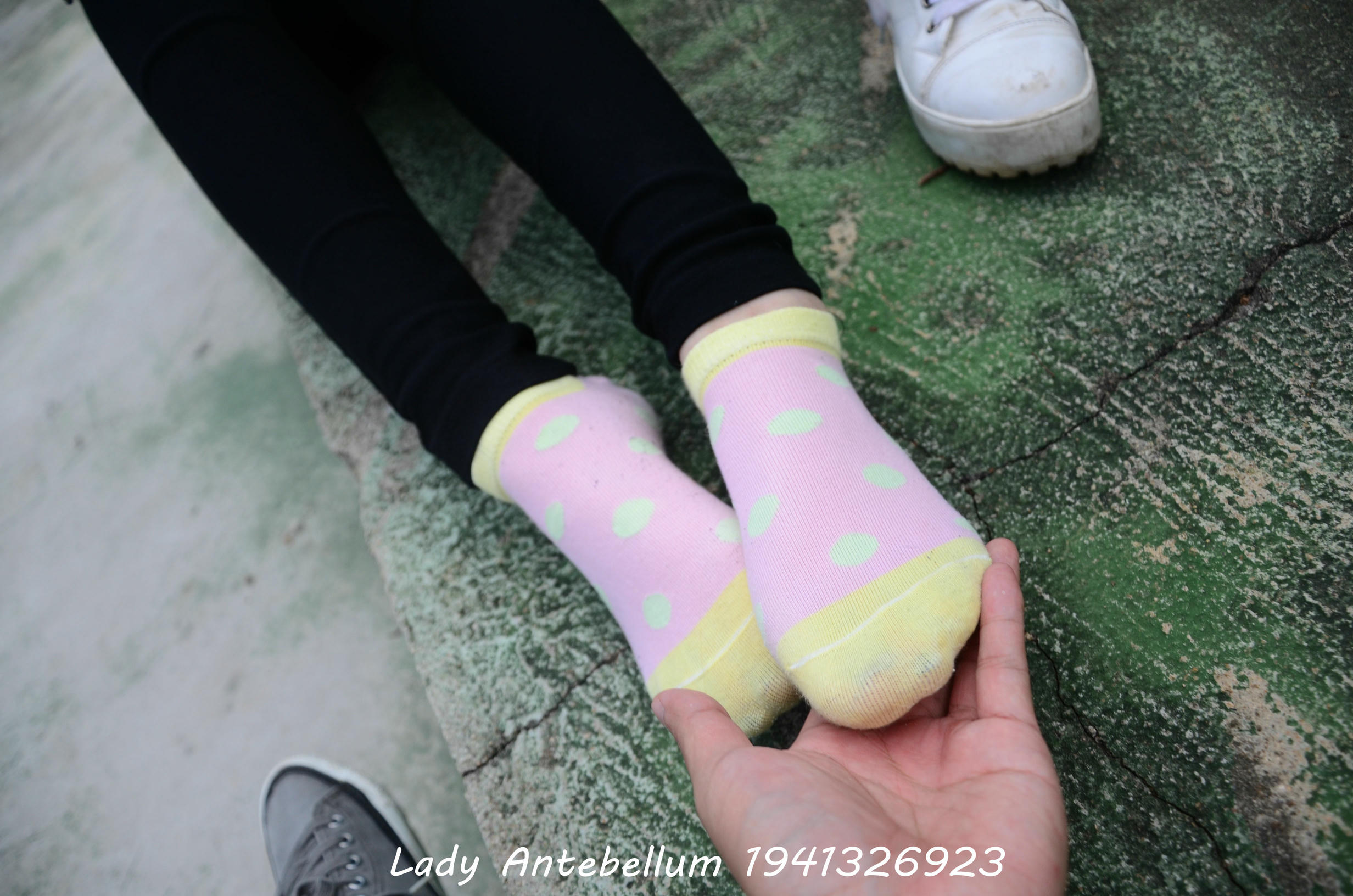 [战前女神] 恋足美腿棉袜女神级摄影套图 042 [100P-168MB]_第3集