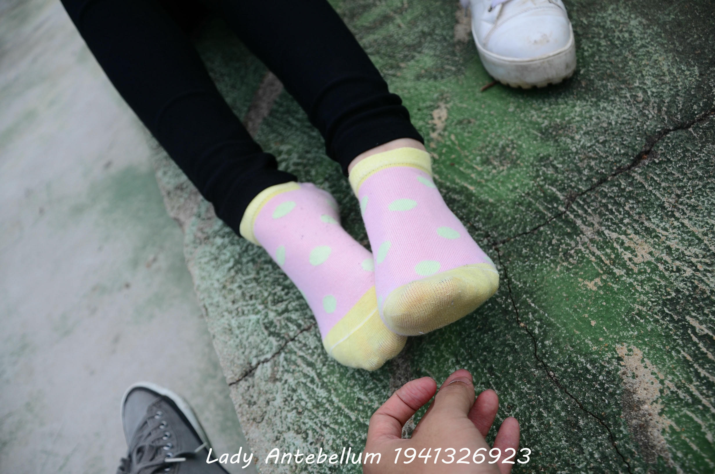 [战前女神] 恋足美腿棉袜女神级摄影套图 042 [100P-168MB]_第3集