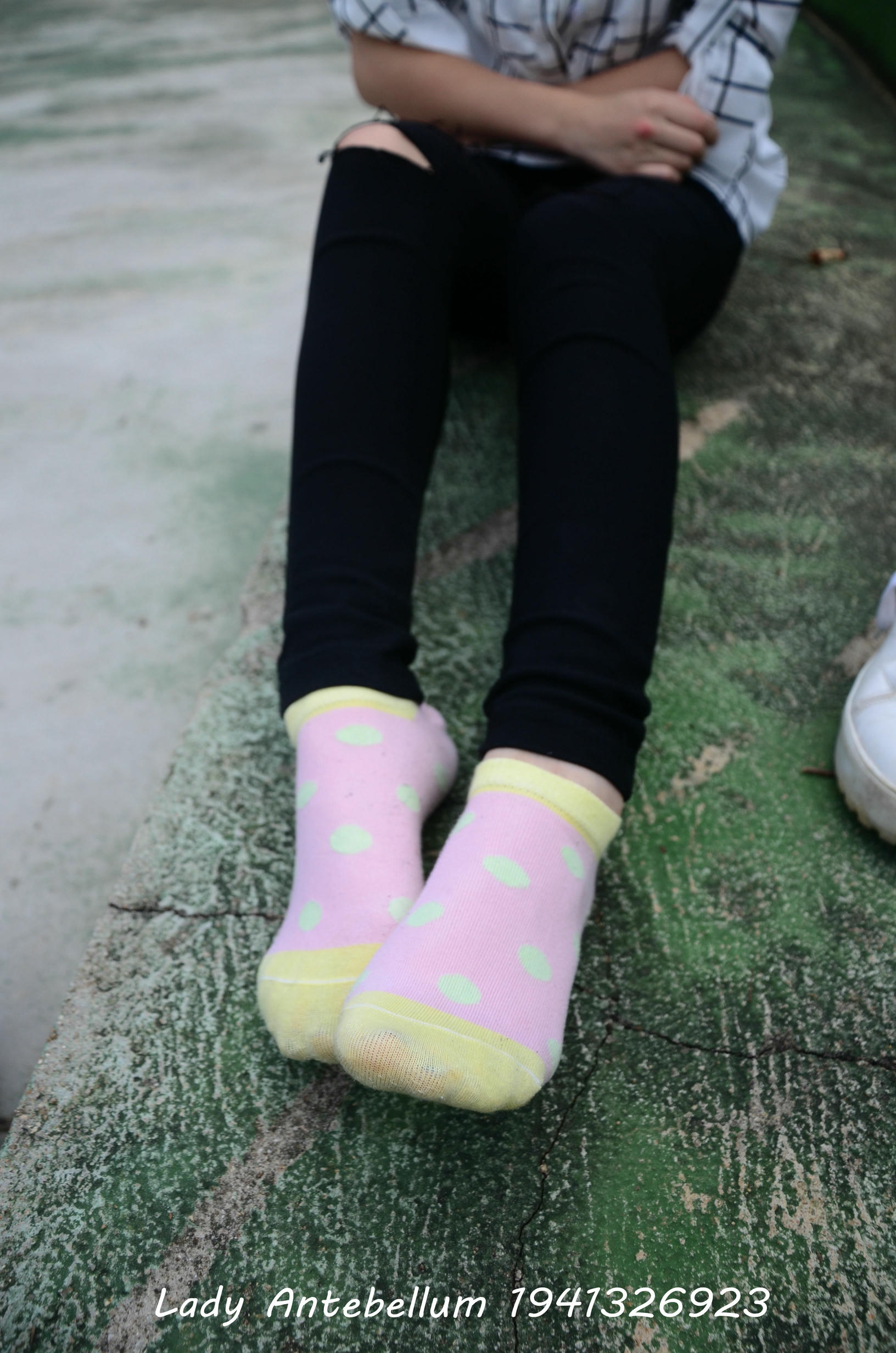 [战前女神] 恋足美腿棉袜女神级摄影套图 042 [100P-168MB]_第3集