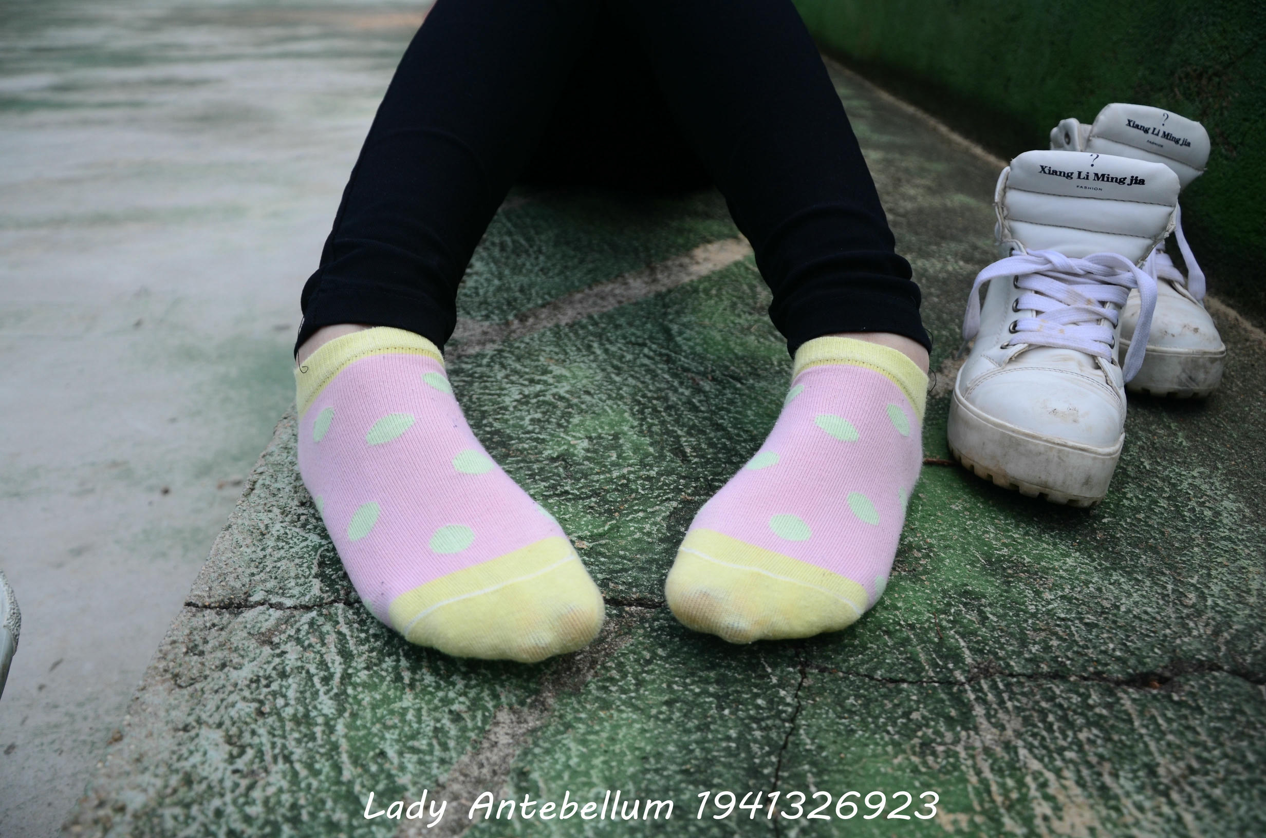 [战前女神] 恋足美腿棉袜女神级摄影套图 042 [100P-168MB]_第3集