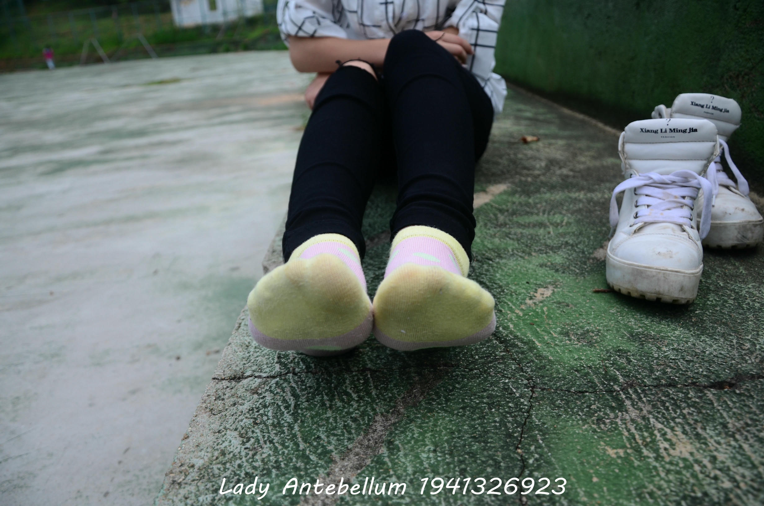 [战前女神] 恋足美腿棉袜女神级摄影套图 042 [100P-168MB]_第3集