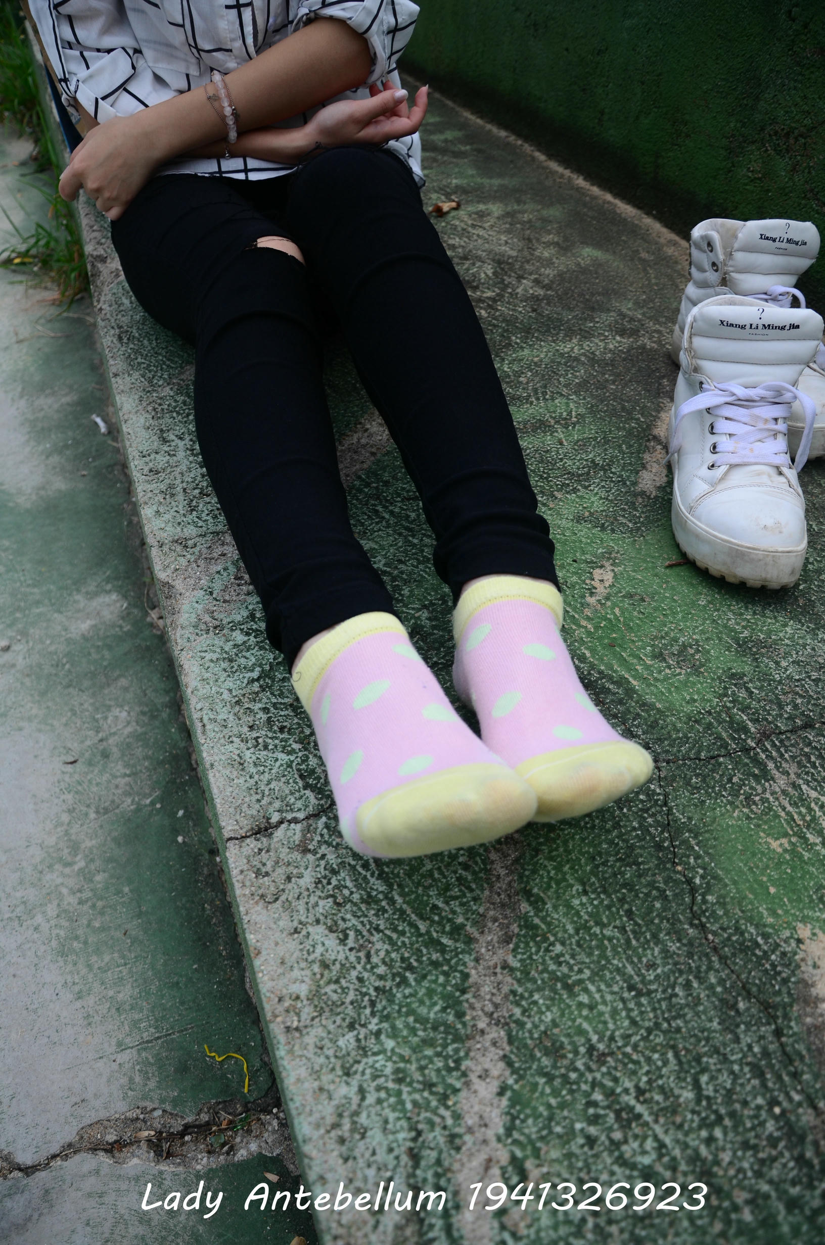 [战前女神] 恋足美腿棉袜女神级摄影套图 042 [100P-168MB]_第3集