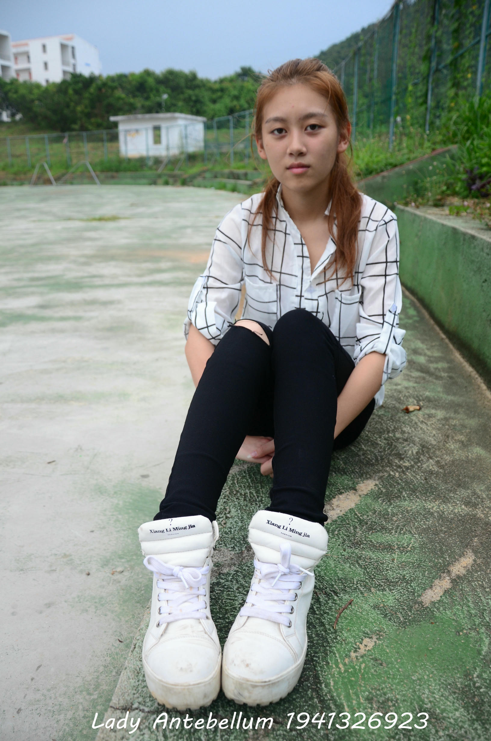 [战前女神] 恋足美腿棉袜女神级摄影套图 042 [100P-168MB]_第1集