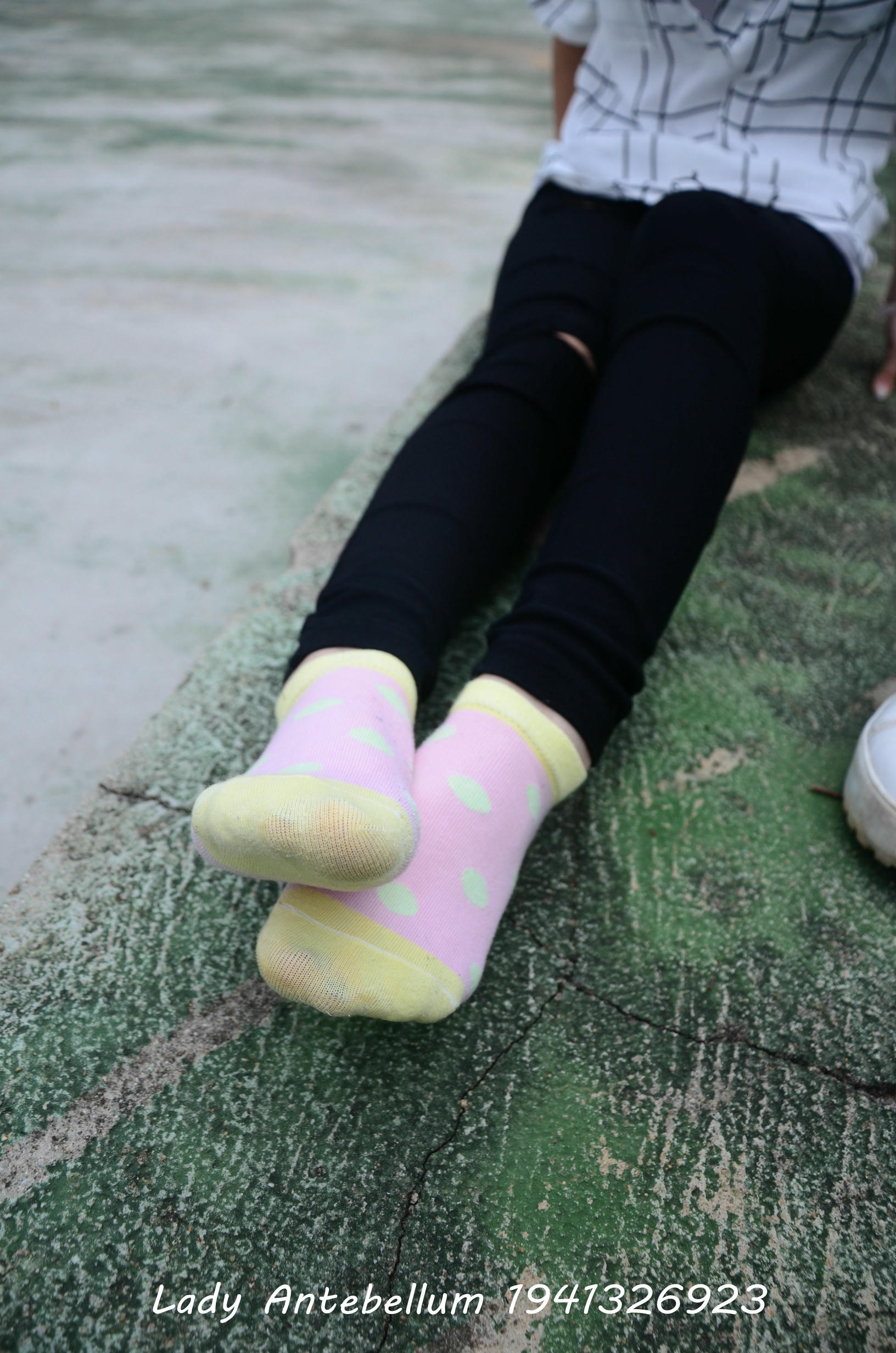 [战前女神] 恋足美腿棉袜女神级摄影套图 042 [100P-168MB]_第3集