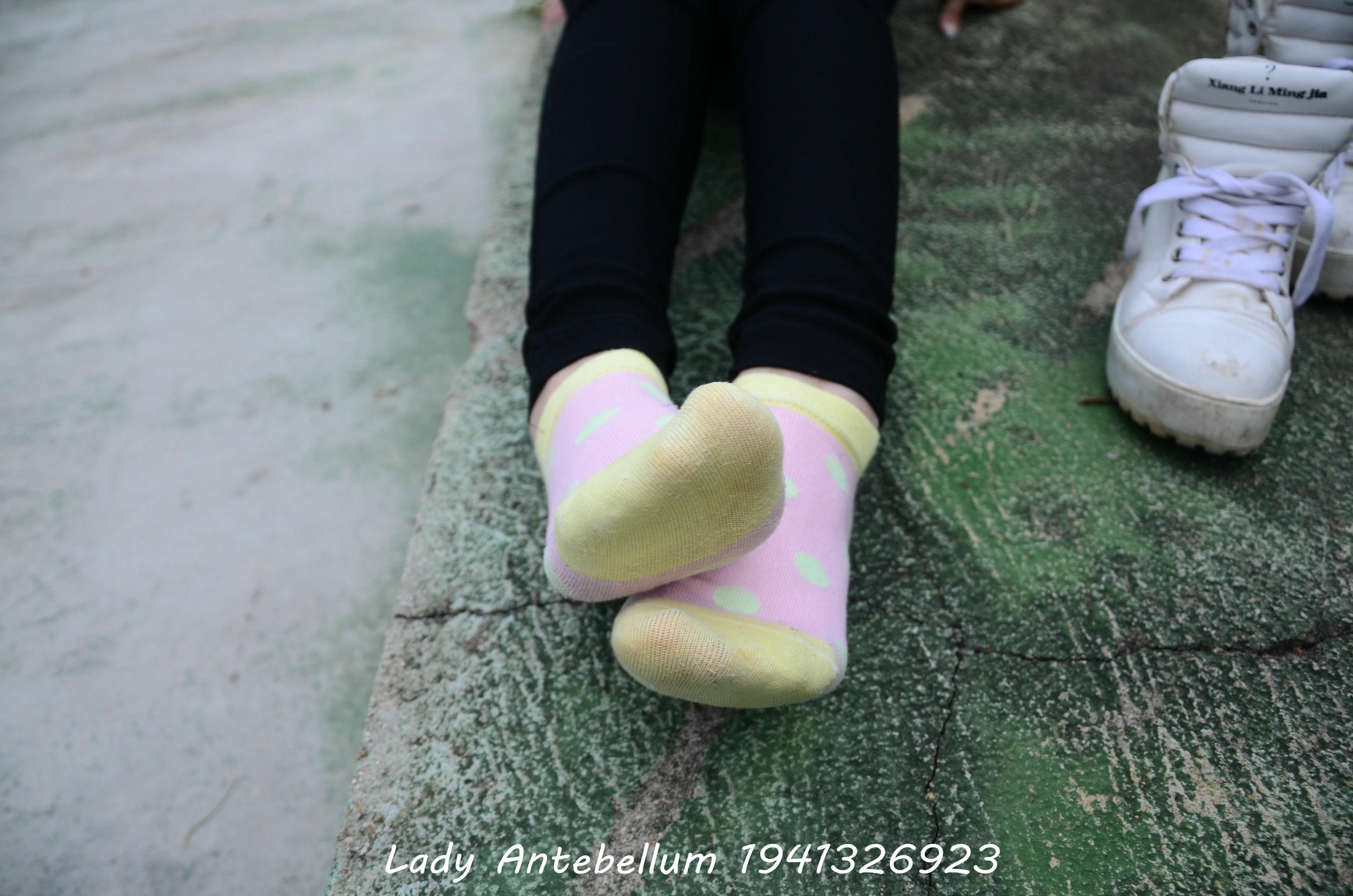 [战前女神] 恋足美腿棉袜女神级摄影套图 042 [100P-168MB]_第4集