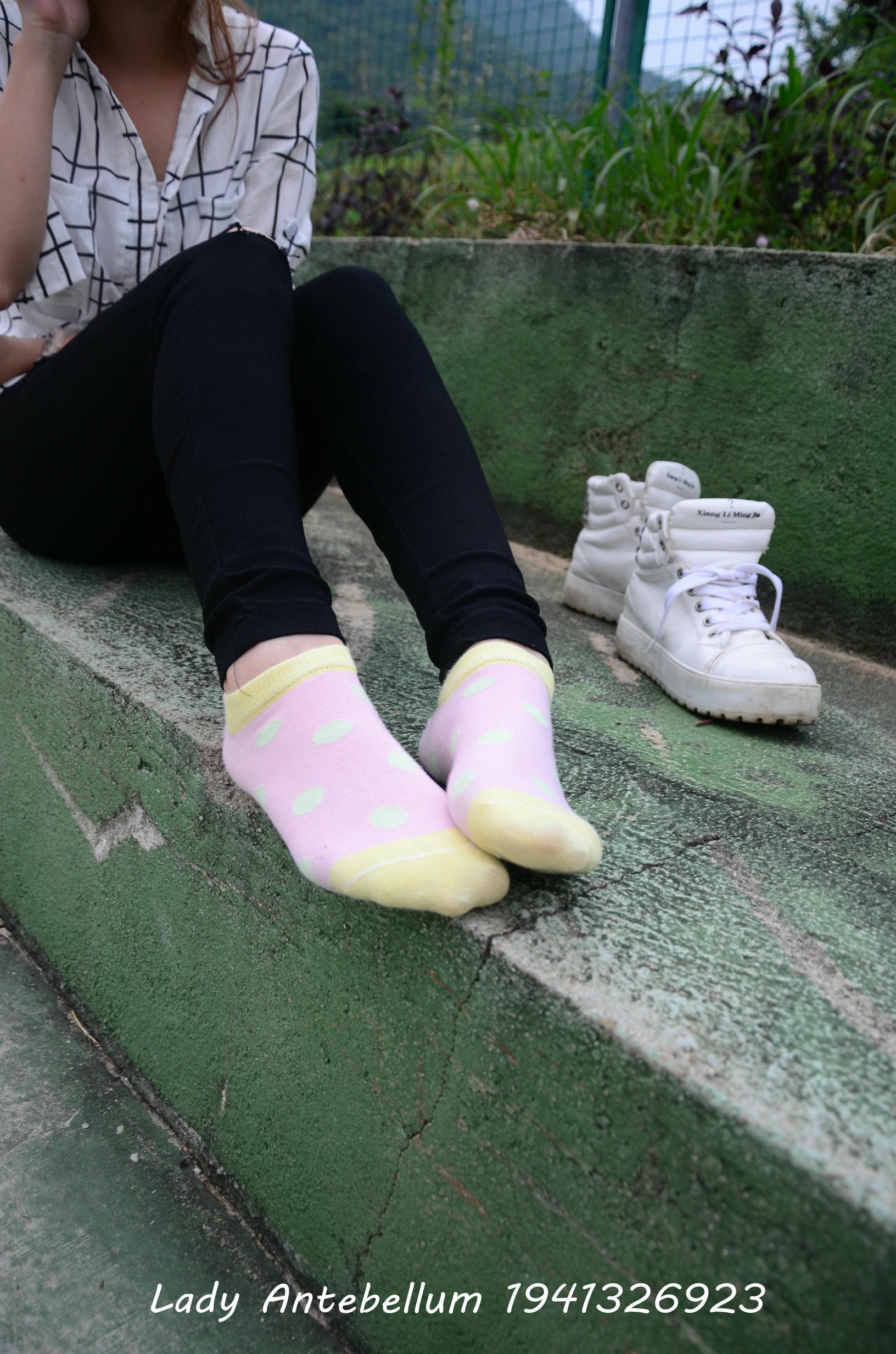 [战前女神] 恋足美腿棉袜女神级摄影套图 042 [100P-168MB]_第4集