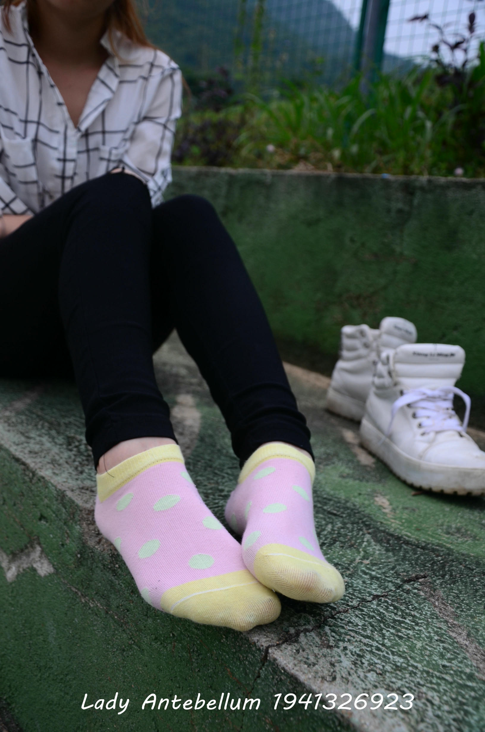 [战前女神] 恋足美腿棉袜女神级摄影套图 042 [100P-168MB]_第4集