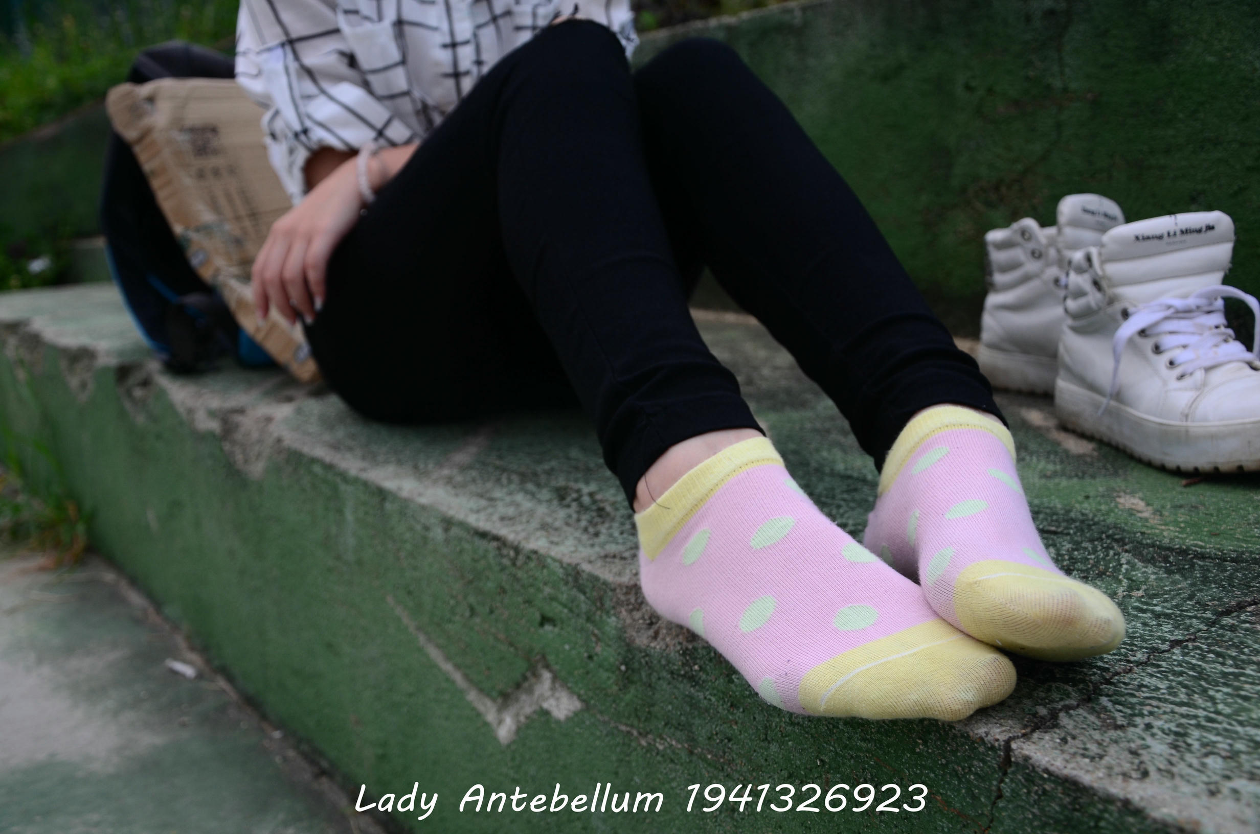 [战前女神] 恋足美腿棉袜女神级摄影套图 042 [100P-168MB]_第4集