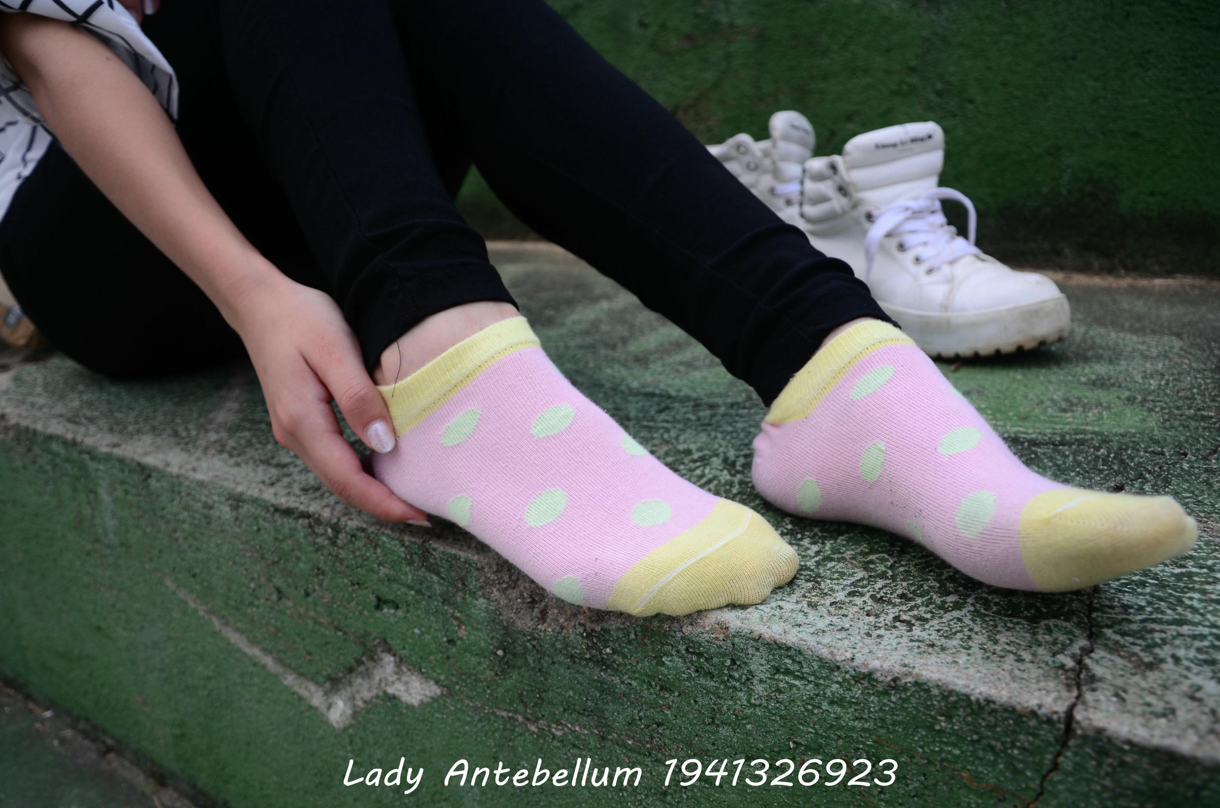 [战前女神] 恋足美腿棉袜女神级摄影套图 042 [100P-168MB]_第4集