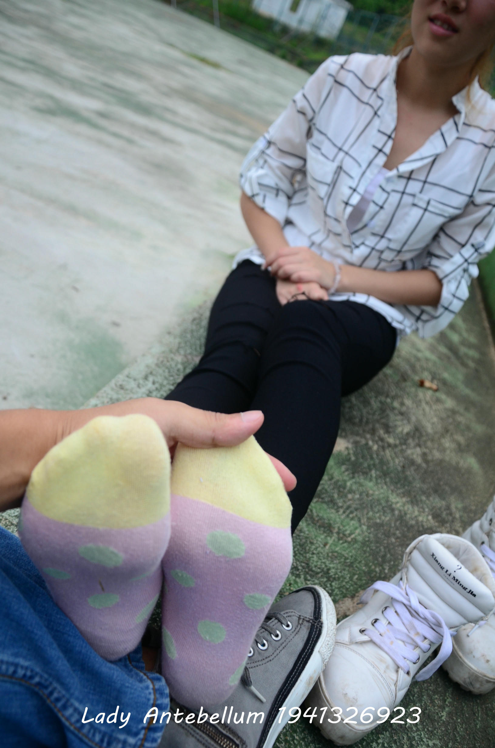 [战前女神] 恋足美腿棉袜女神级摄影套图 042 [100P-168MB]_第4集