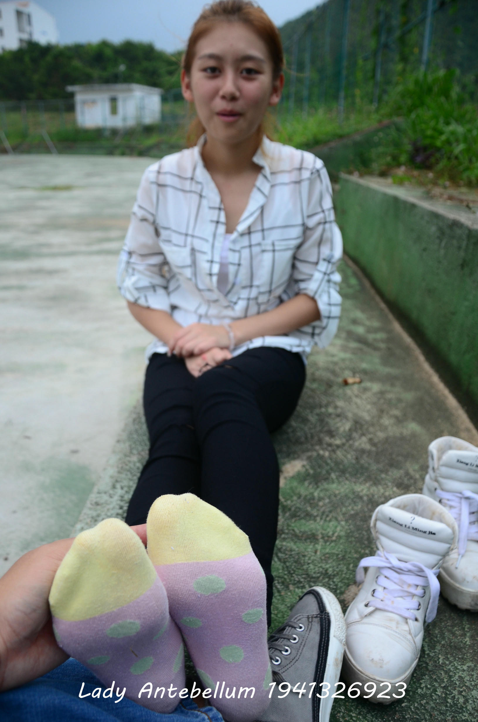 [战前女神] 恋足美腿棉袜女神级摄影套图 042 [100P-168MB]_第4集