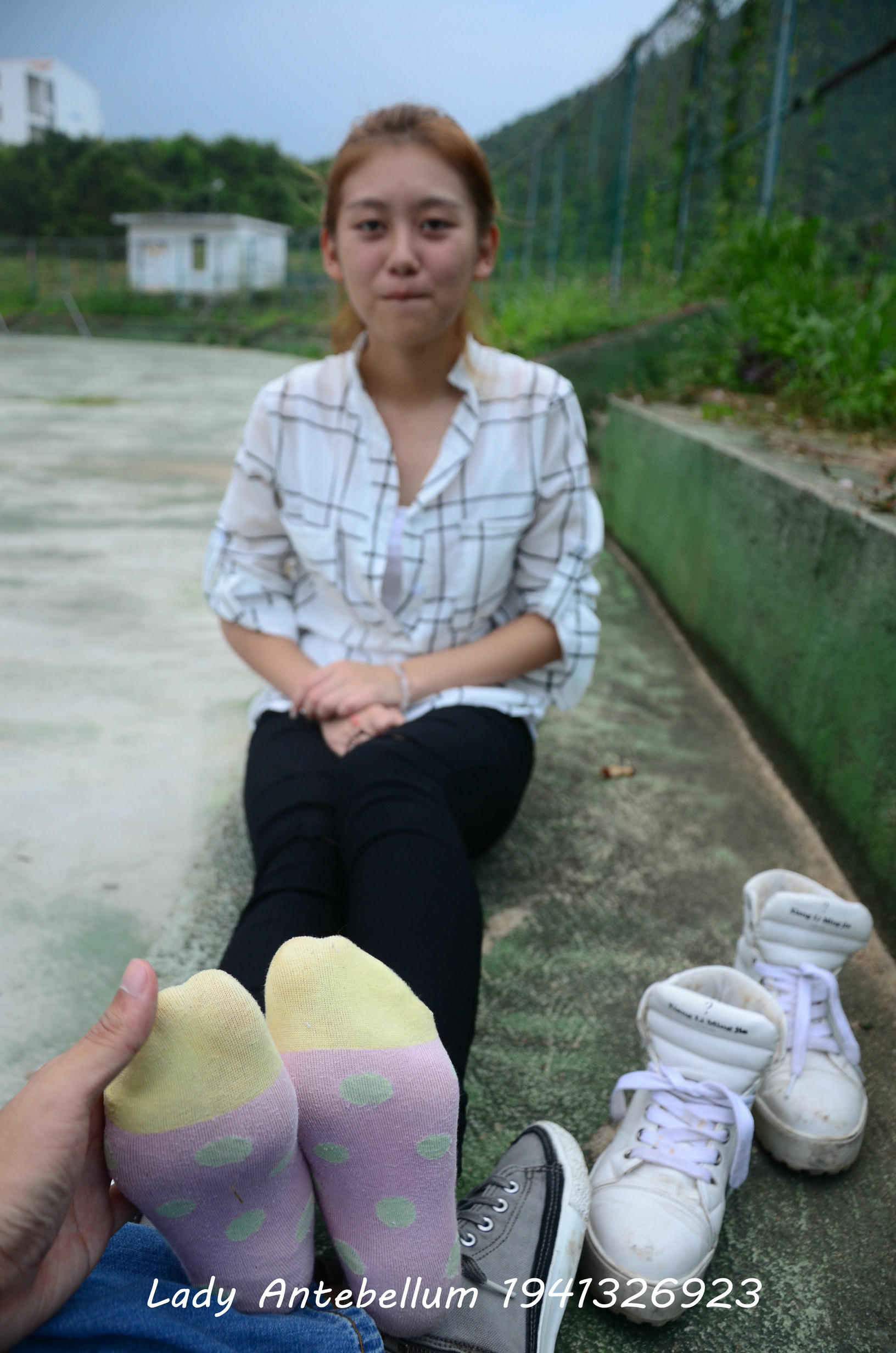 [战前女神] 恋足美腿棉袜女神级摄影套图 042 [100P-168MB]_第4集