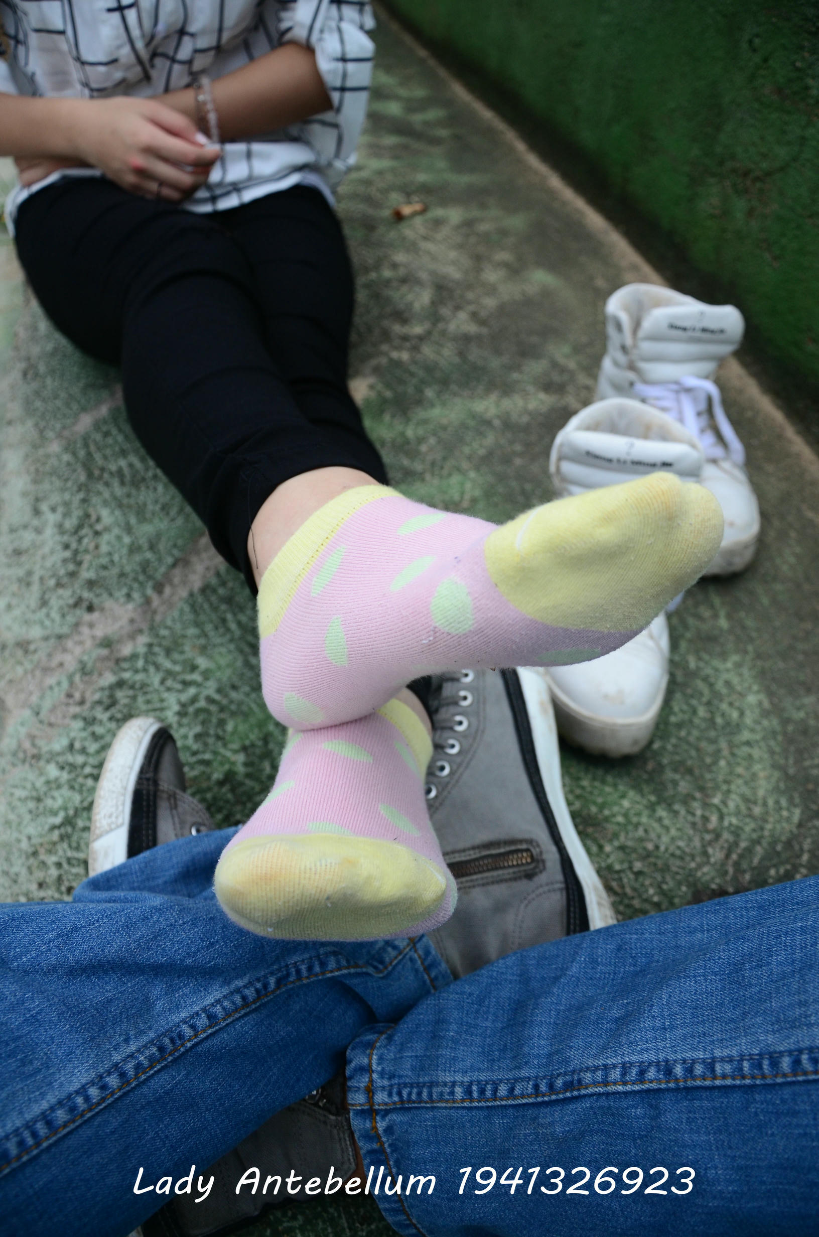 [战前女神] 恋足美腿棉袜女神级摄影套图 042 [100P-168MB]_第5集