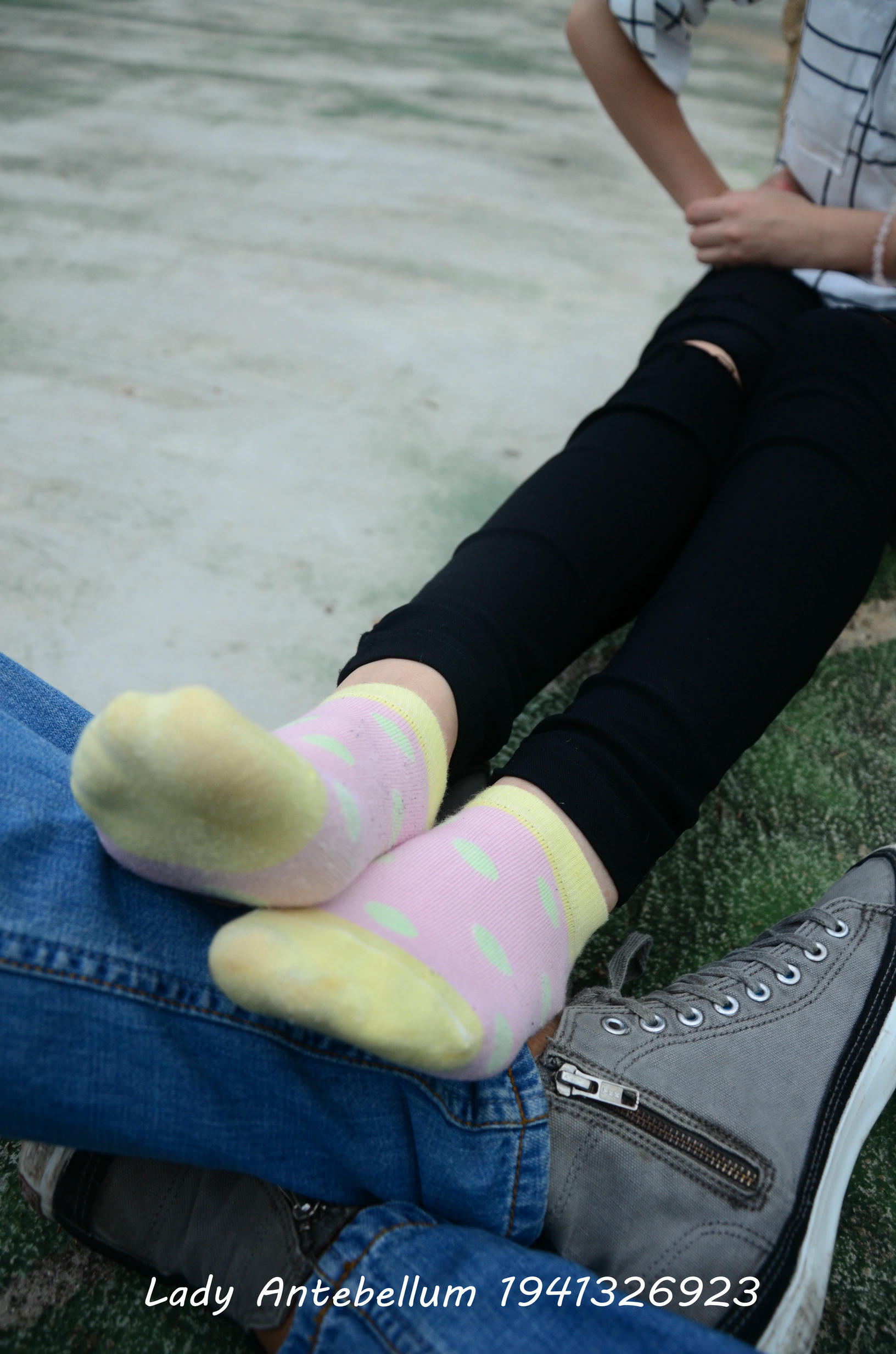 [战前女神] 恋足美腿棉袜女神级摄影套图 042 [100P-168MB]_第5集