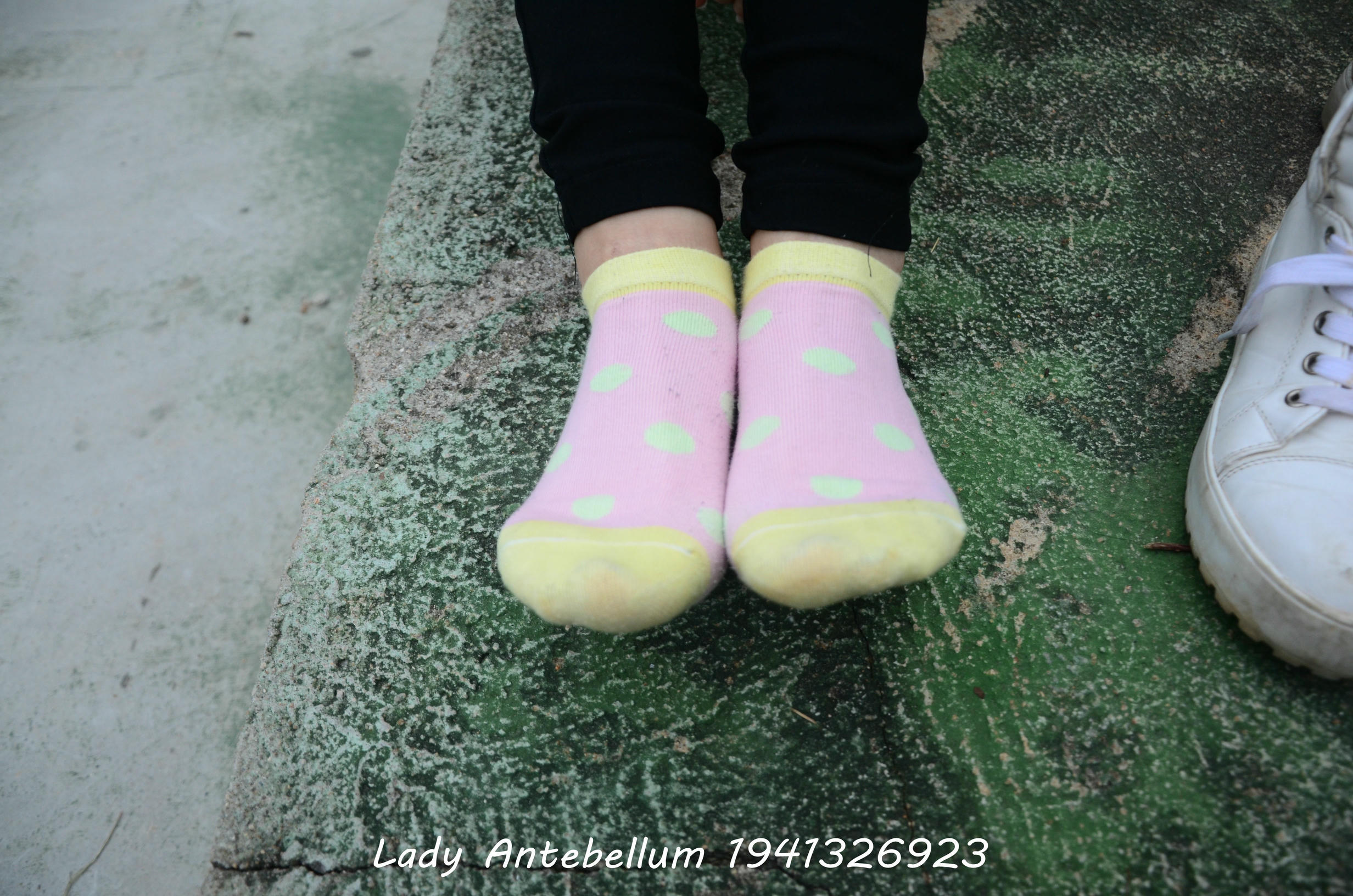 [战前女神] 恋足美腿棉袜女神级摄影套图 042 [100P-168MB]_第5集