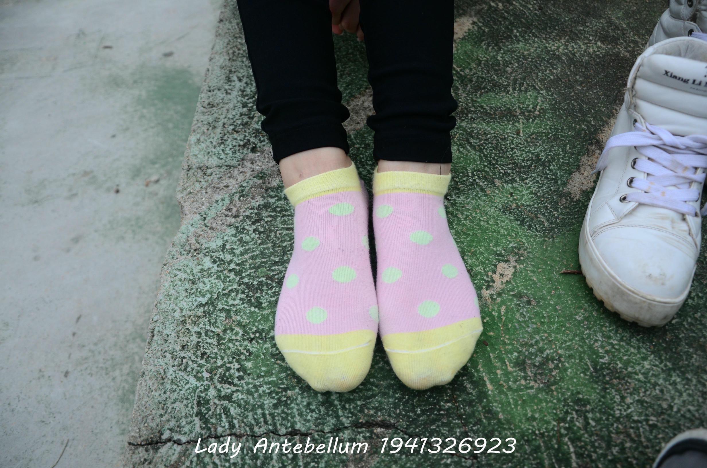 [战前女神] 恋足美腿棉袜女神级摄影套图 042 [100P-168MB]_第5集