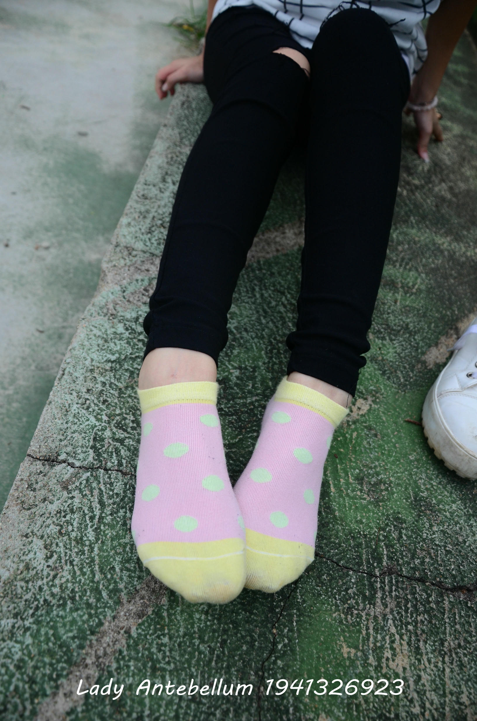 [战前女神] 恋足美腿棉袜女神级摄影套图 042 [100P-168MB]_第5集