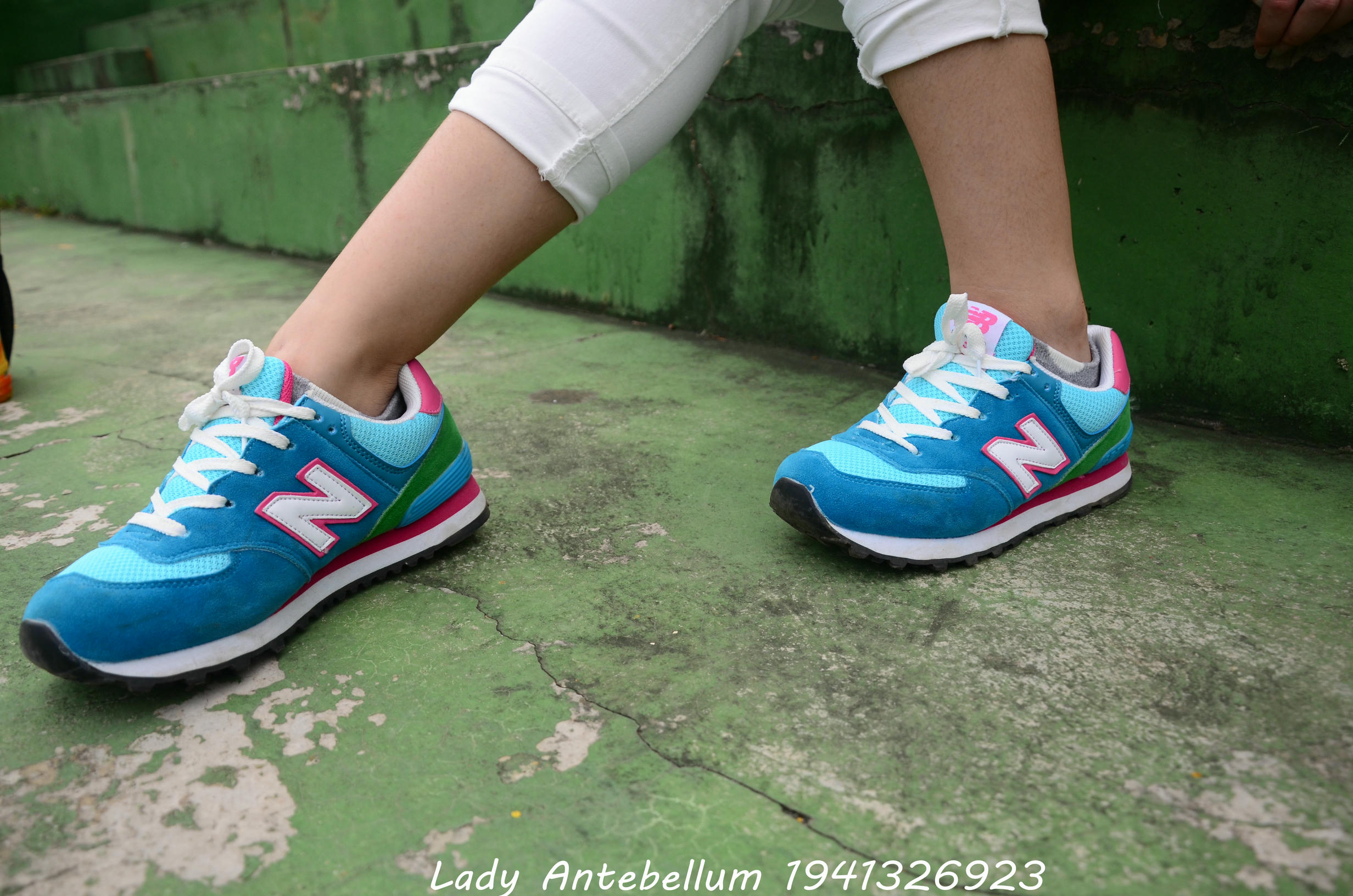 [战前女神] 恋足美腿棉袜女神级摄影套图 043 [103P-171MB]_第1集