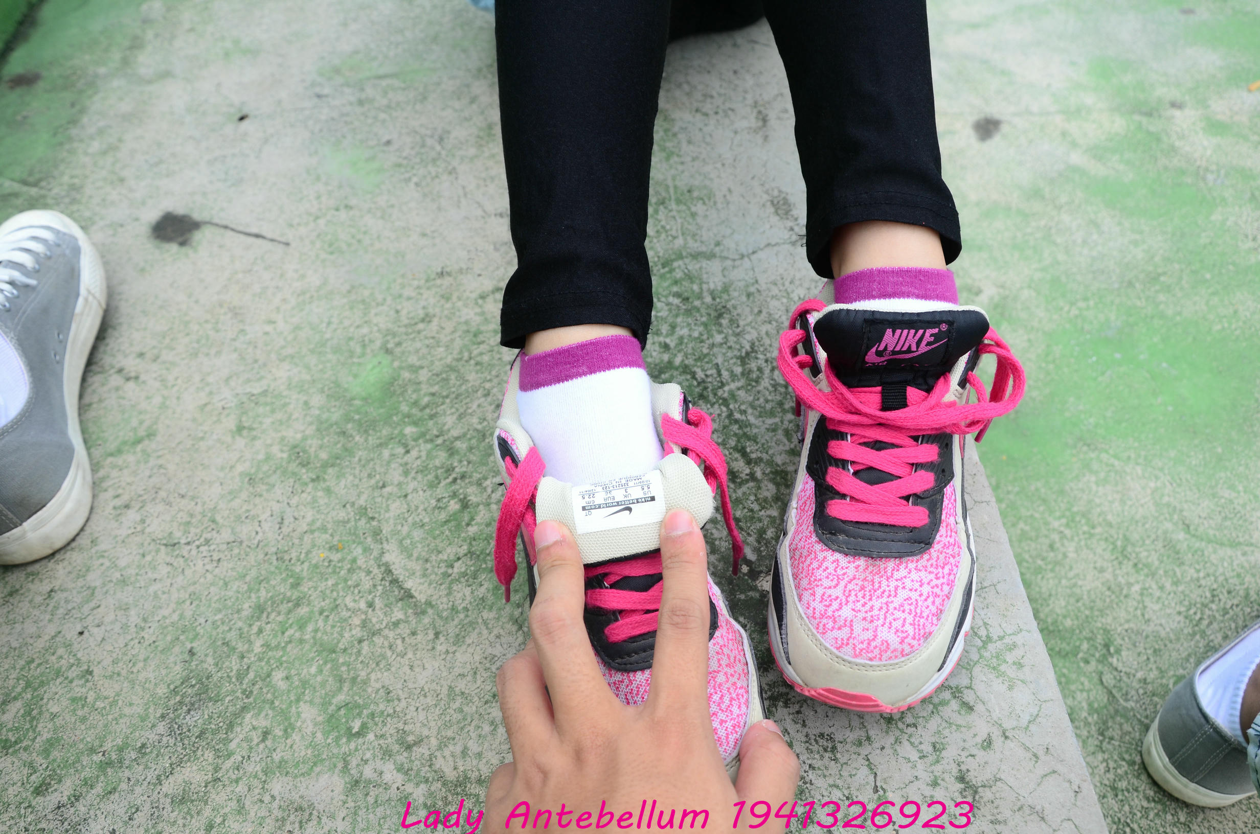 [战前女神] 恋足美腿棉袜女神级摄影套图 045 [82P-153MB]_第2集