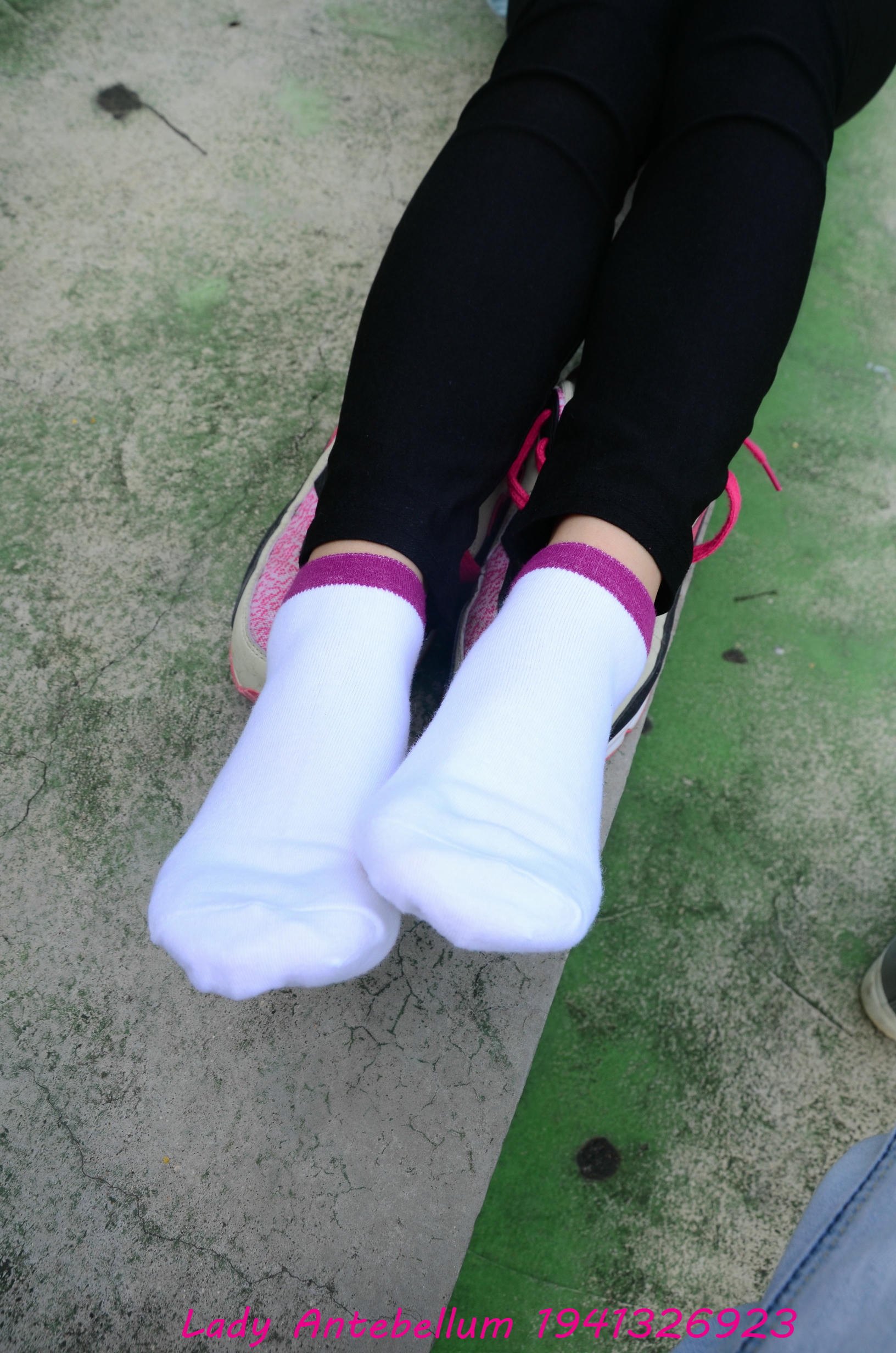 [战前女神] 恋足美腿棉袜女神级摄影套图 045 [82P-153MB]_第4集