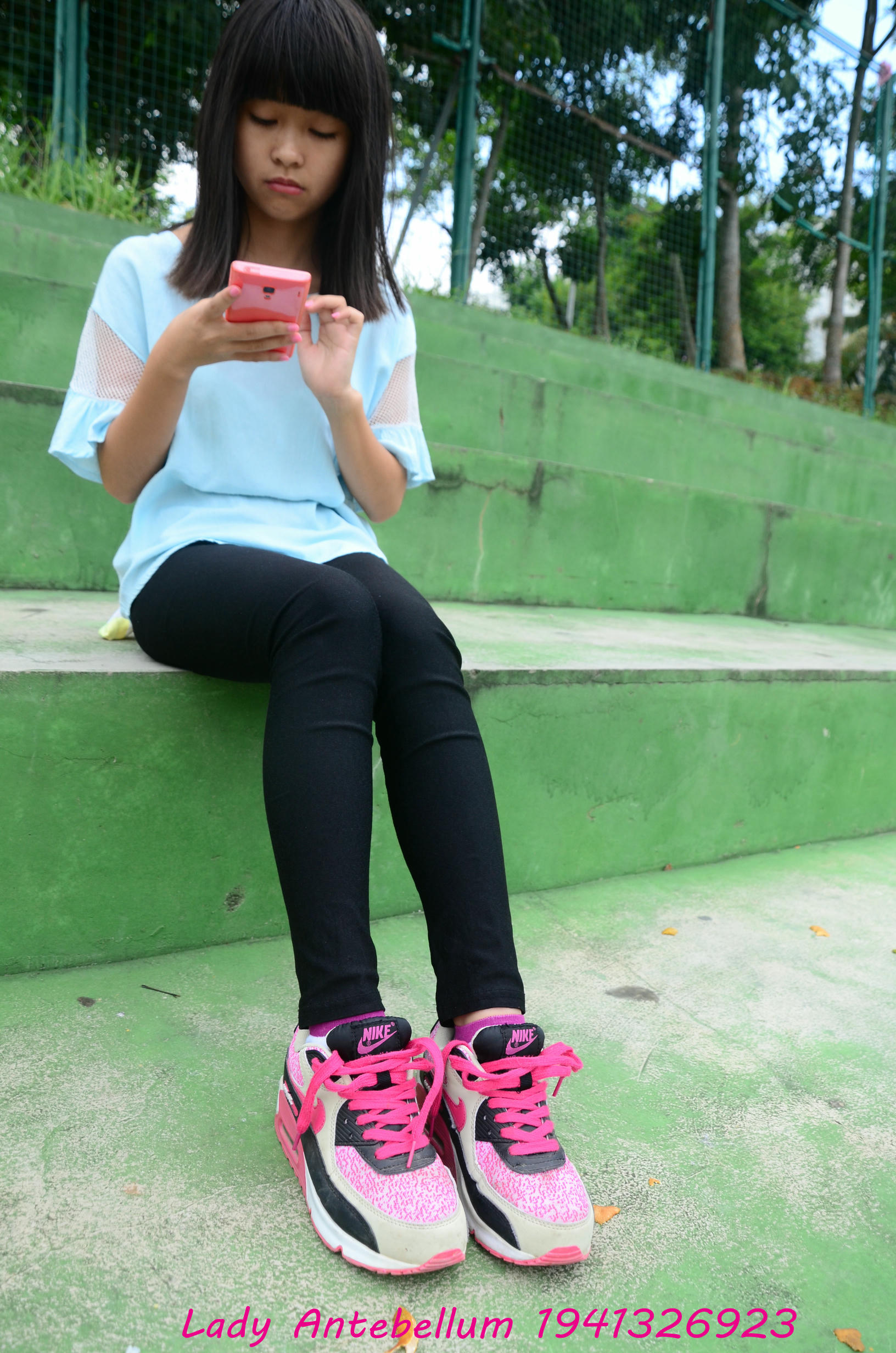 [战前女神] 恋足美腿棉袜女神级摄影套图 045 [82P-153MB]_第1集