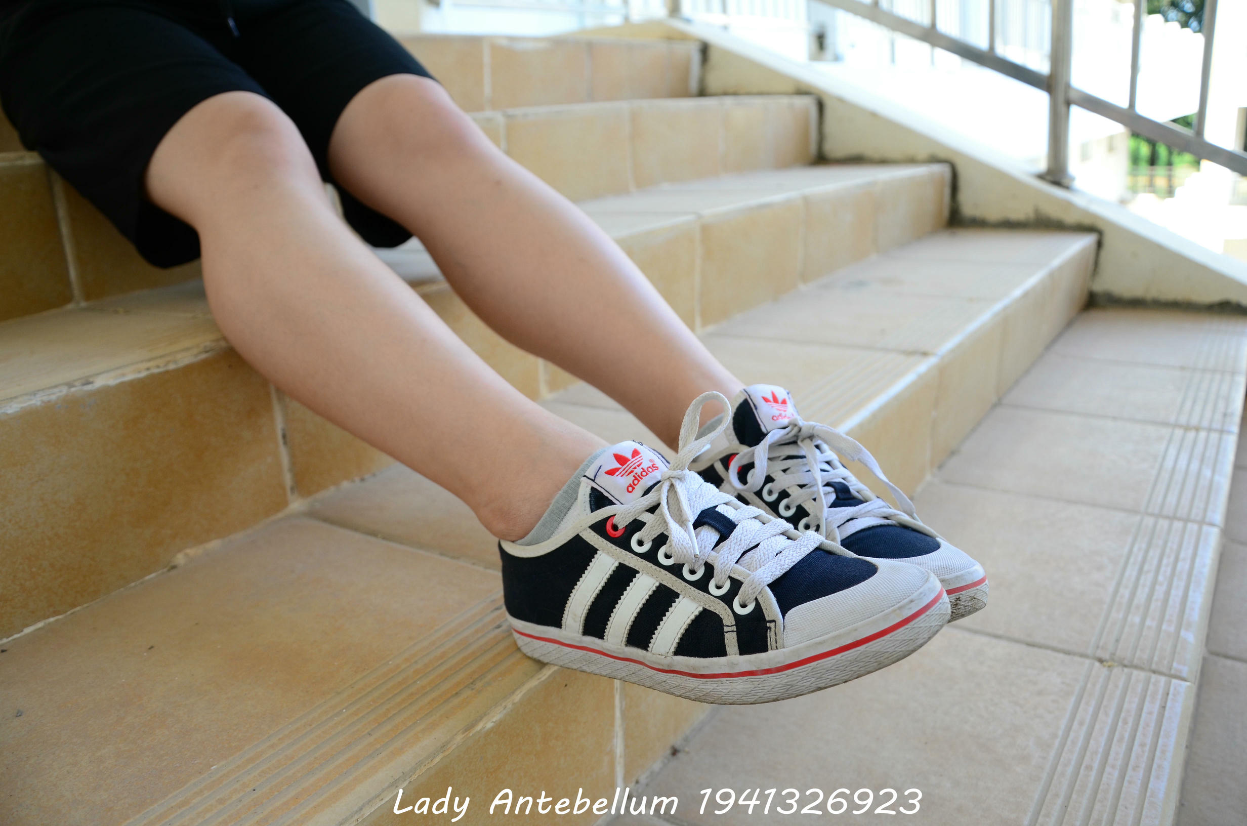 [战前女神] 恋足美腿棉袜女神级摄影套图 046 [108P-123MB]_第1集