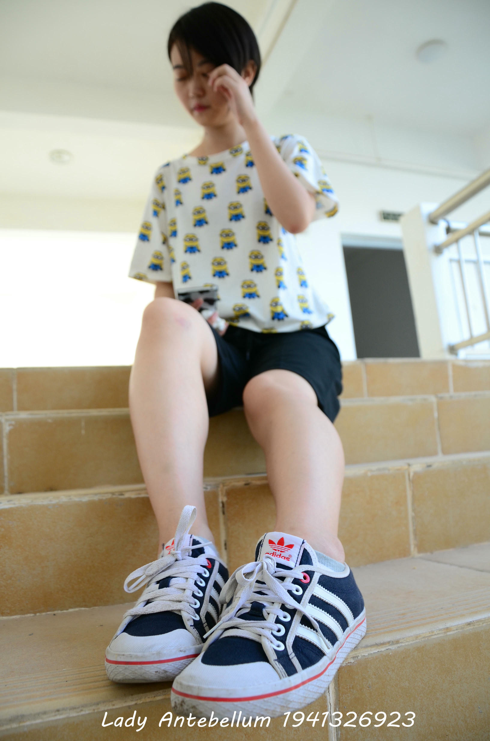 [战前女神] 恋足美腿棉袜女神级摄影套图 046 [108P-123MB]_第1集