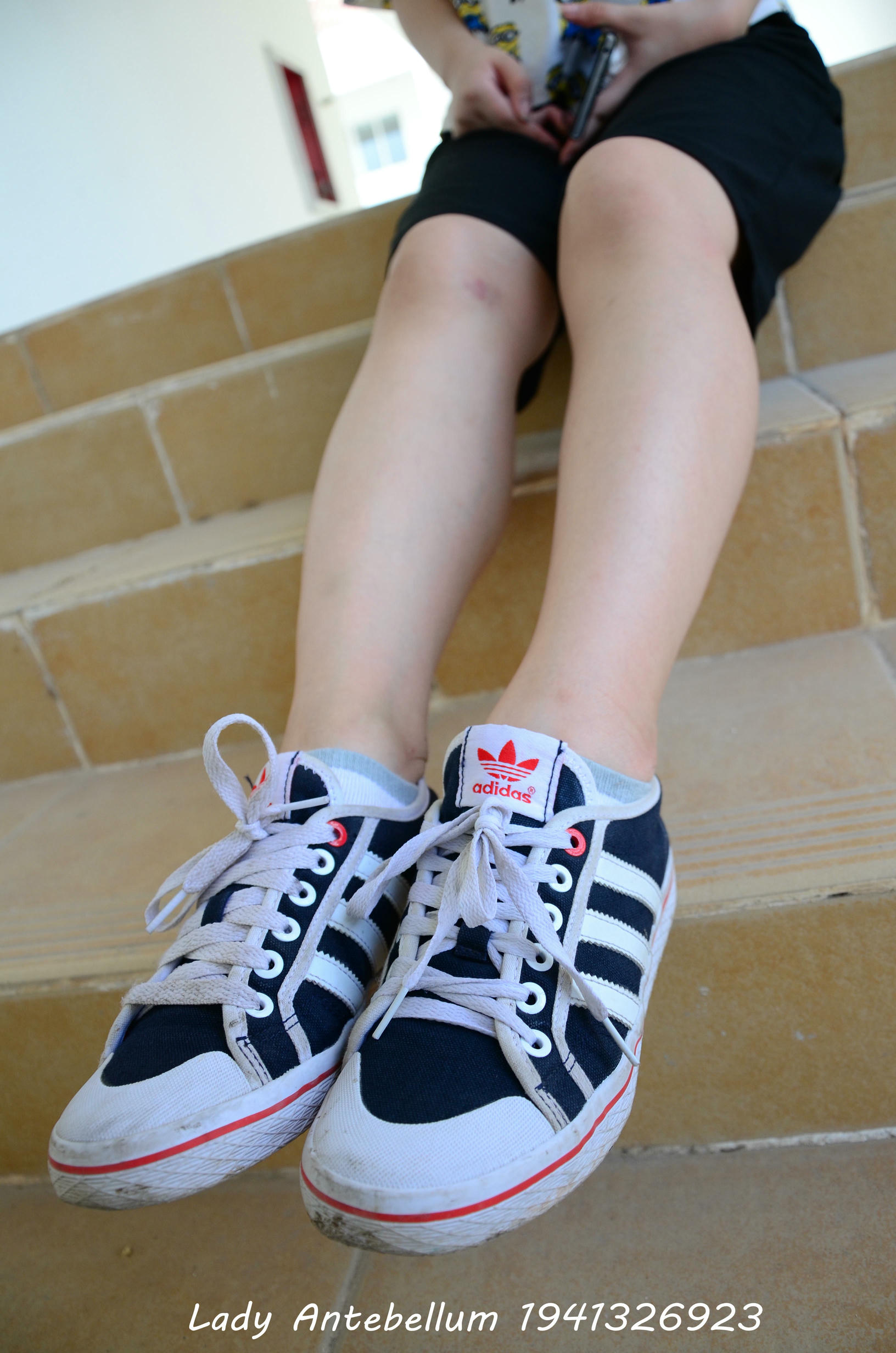 [战前女神] 恋足美腿棉袜女神级摄影套图 046 [108P-123MB]_第1集