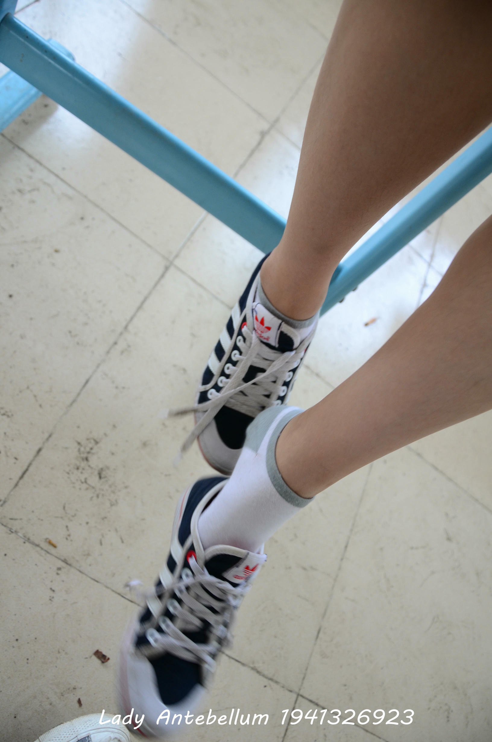 [战前女神] 恋足美腿棉袜女神级摄影套图 046 [108P-123MB]_第2集