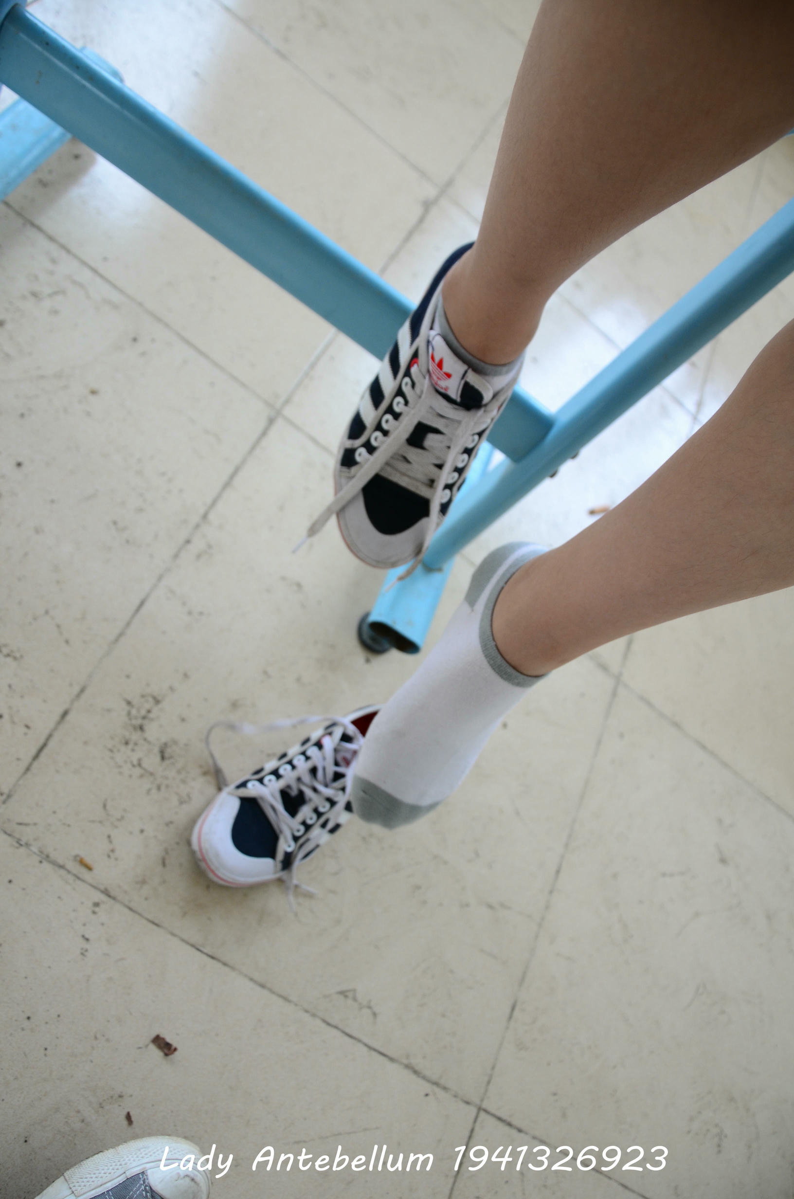 [战前女神] 恋足美腿棉袜女神级摄影套图 046 [108P-123MB]_第2集