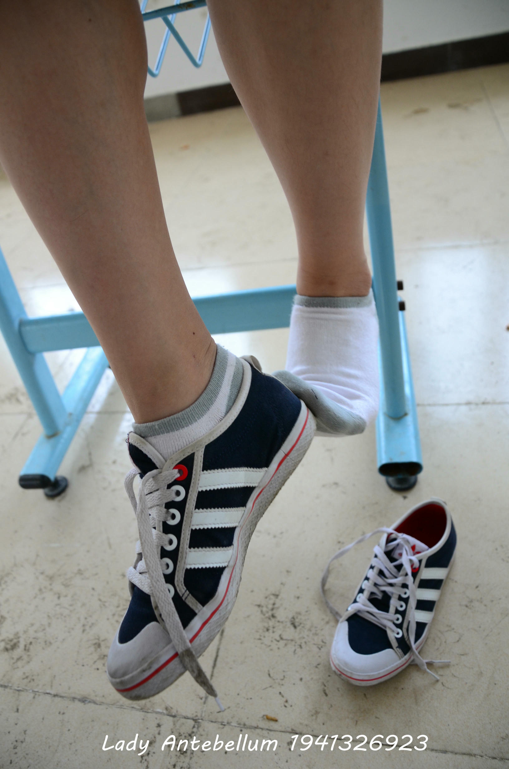 [战前女神] 恋足美腿棉袜女神级摄影套图 046 [108P-123MB]_第2集