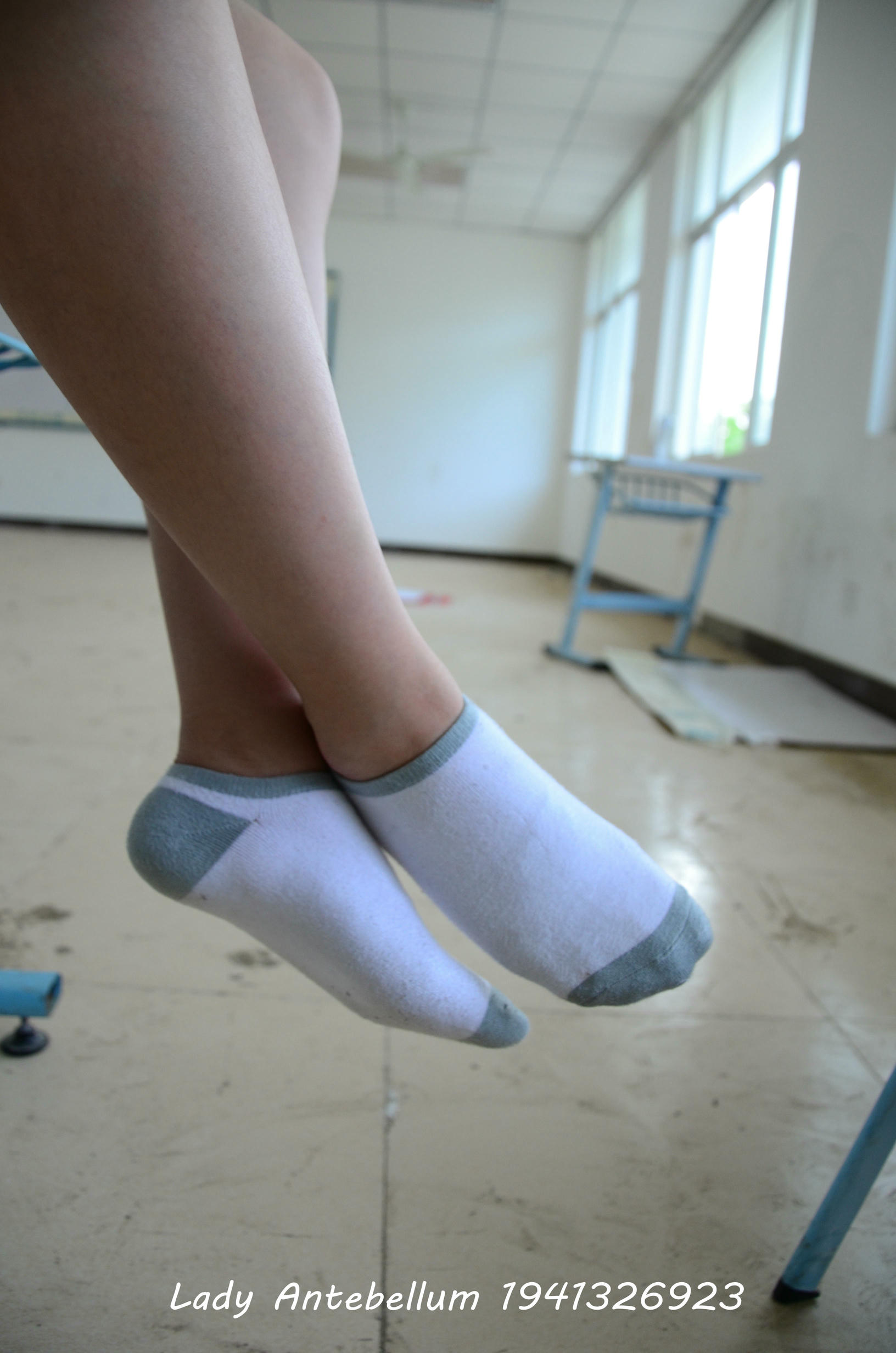 [战前女神] 恋足美腿棉袜女神级摄影套图 046 [108P-123MB]_第4集