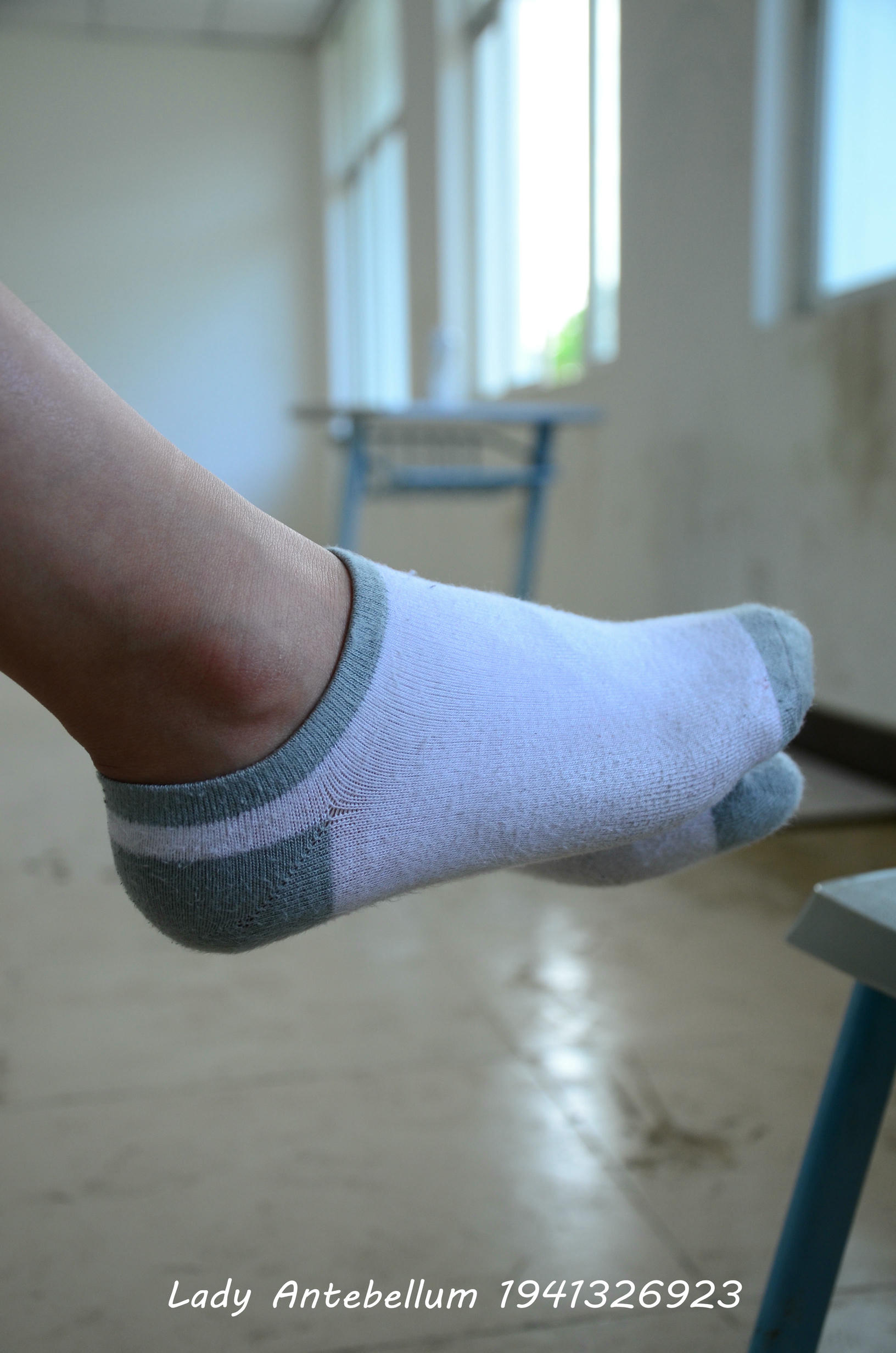 [战前女神] 恋足美腿棉袜女神级摄影套图 046 [108P-123MB]_第4集