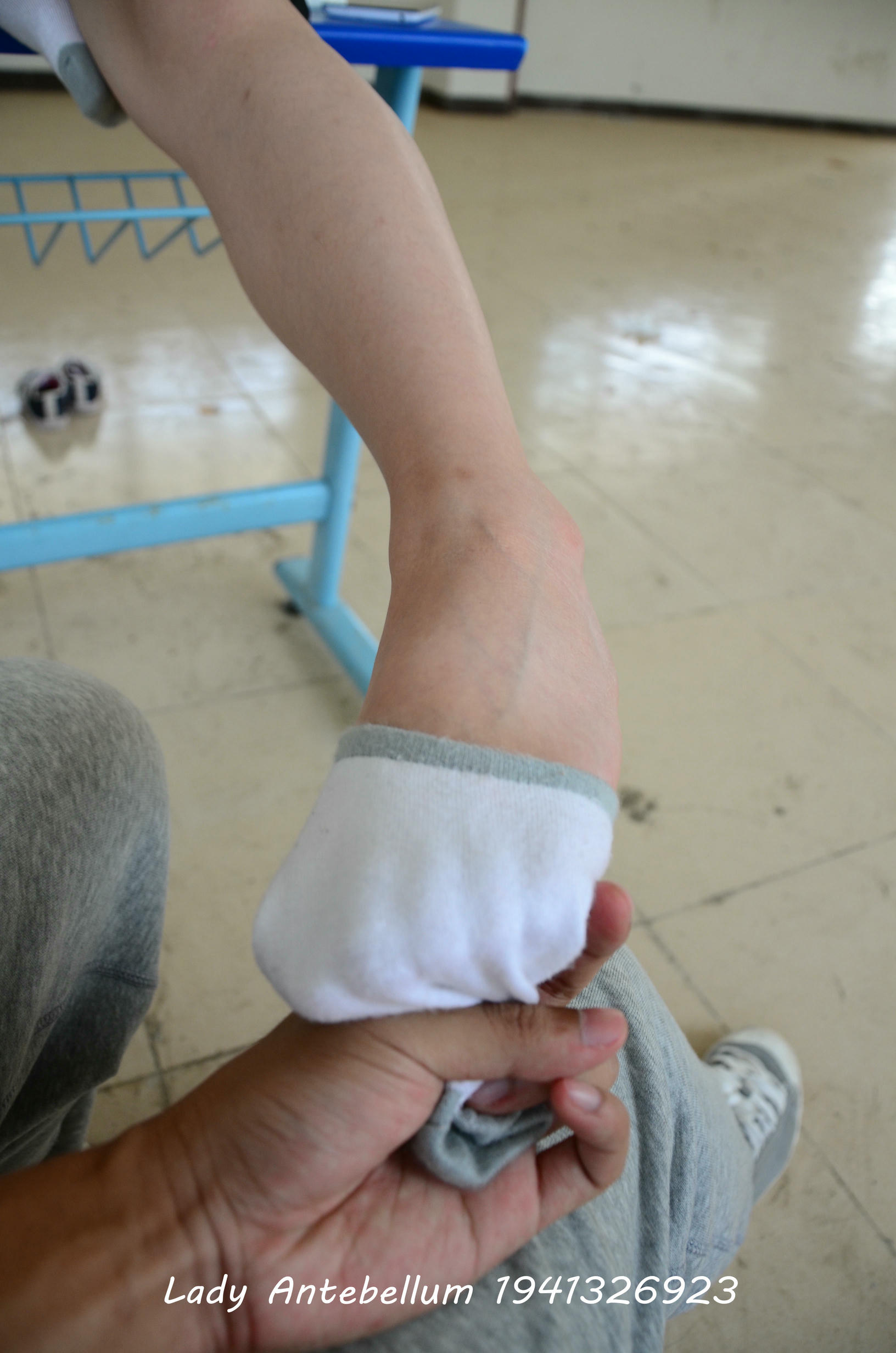 [战前女神] 恋足美腿棉袜女神级摄影套图 046 [108P-123MB]_第5集