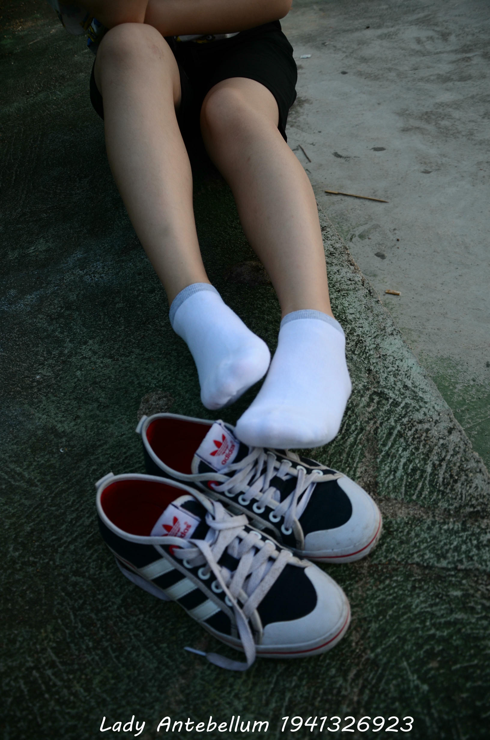 [战前女神] 恋足美腿棉袜女神级摄影套图 047 [116P-162MB]_第4集