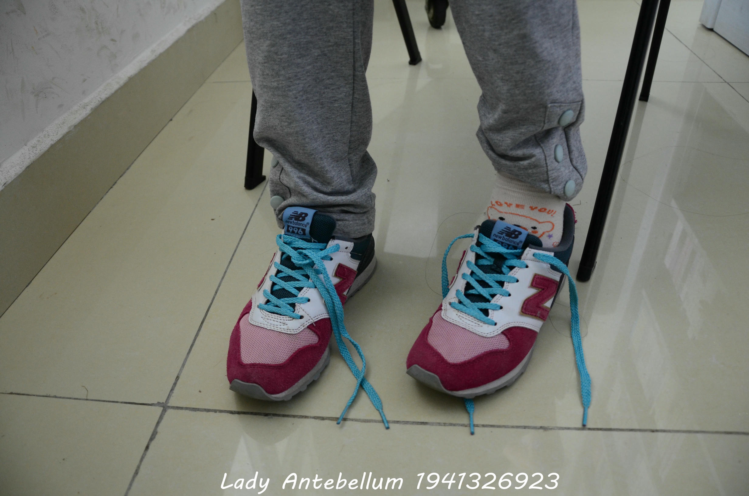 [战前女神] 恋足美腿棉袜女神级摄影套图 048 [71P-123MB]_第2集