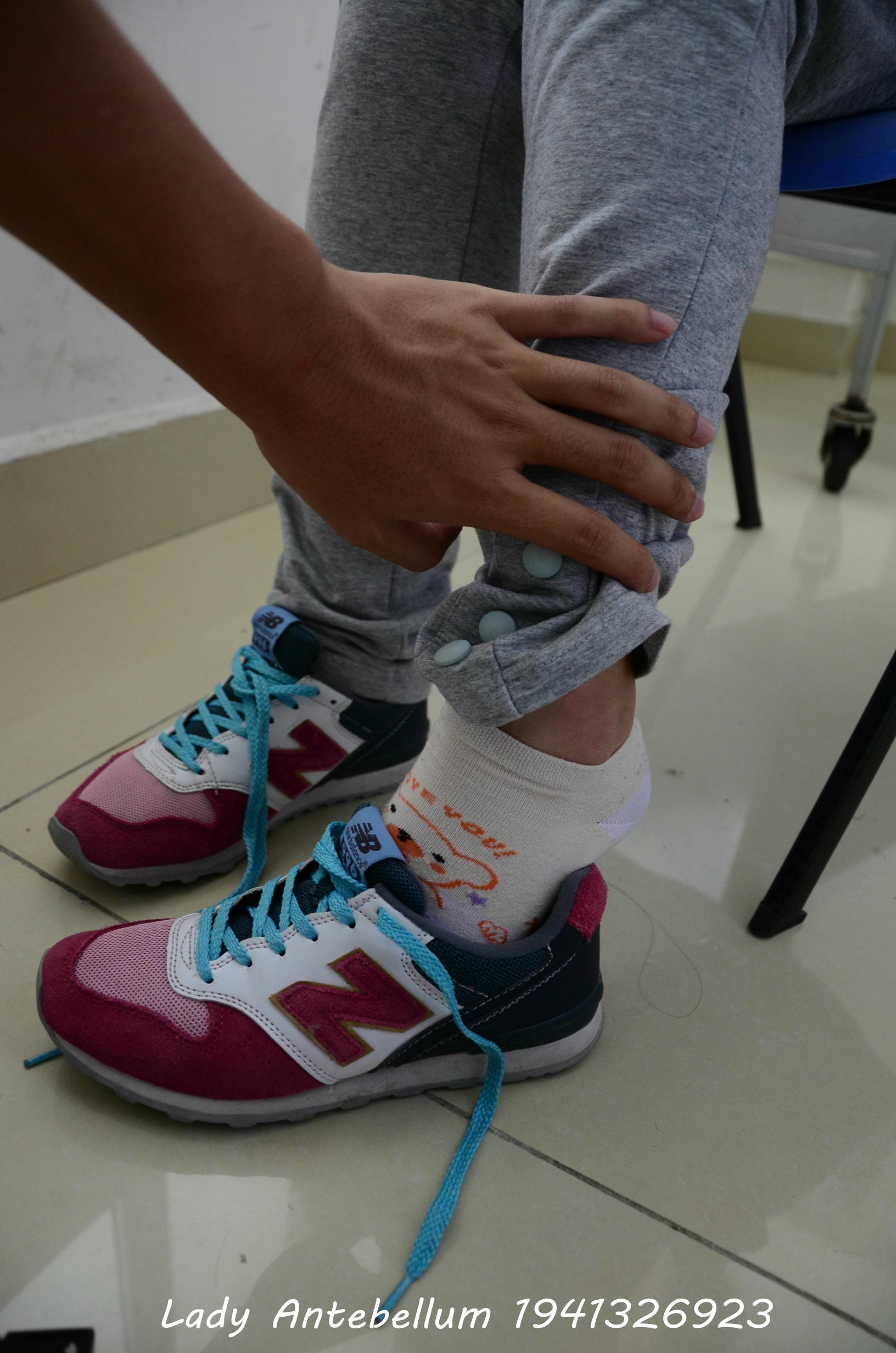 [战前女神] 恋足美腿棉袜女神级摄影套图 048 [71P-123MB]_第2集