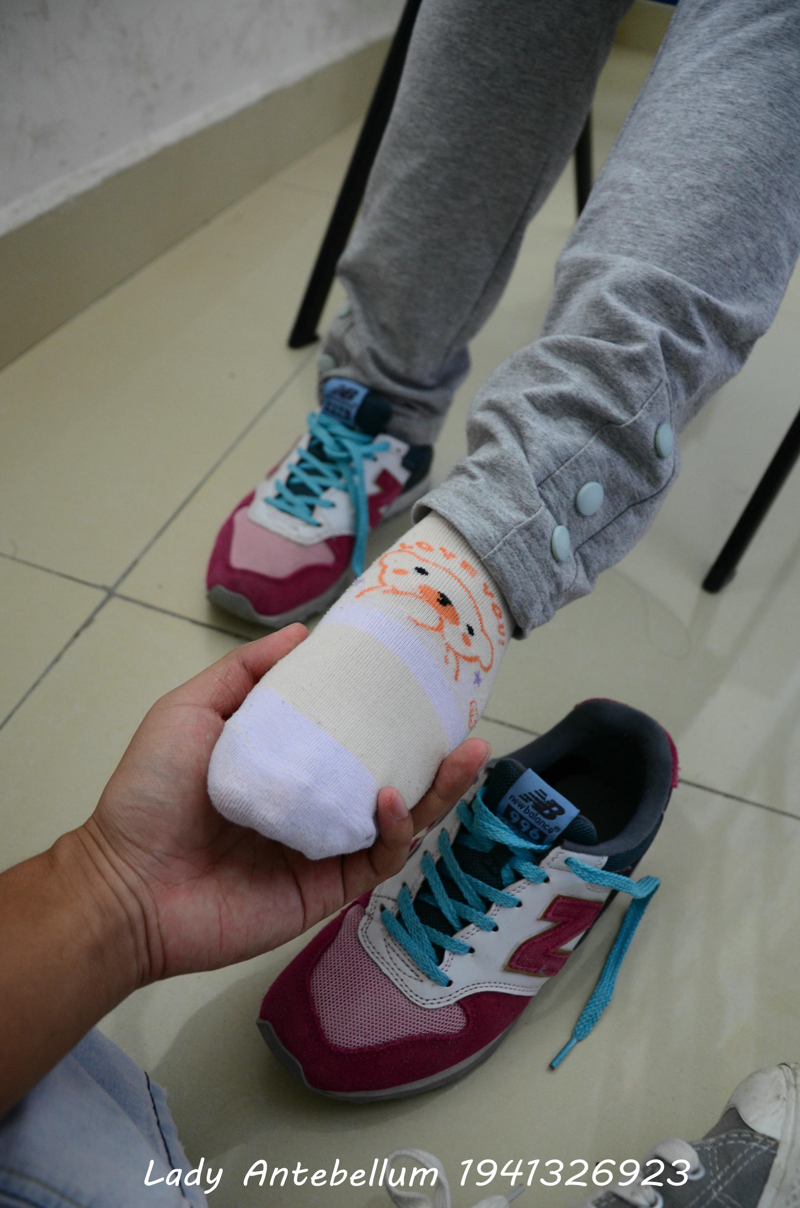 [战前女神] 恋足美腿棉袜女神级摄影套图 048 [71P-123MB]_第2集